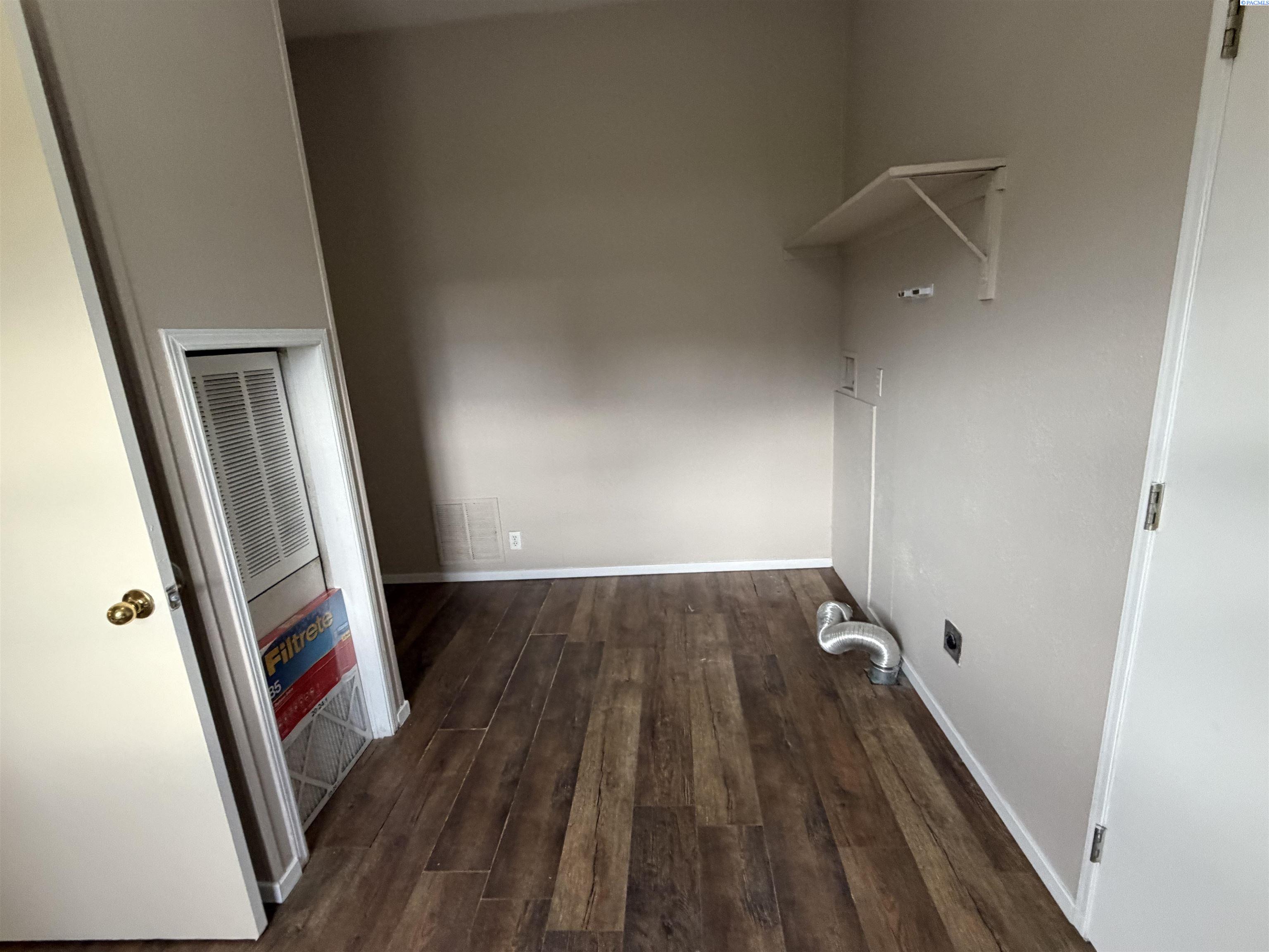 8204 W Ruby