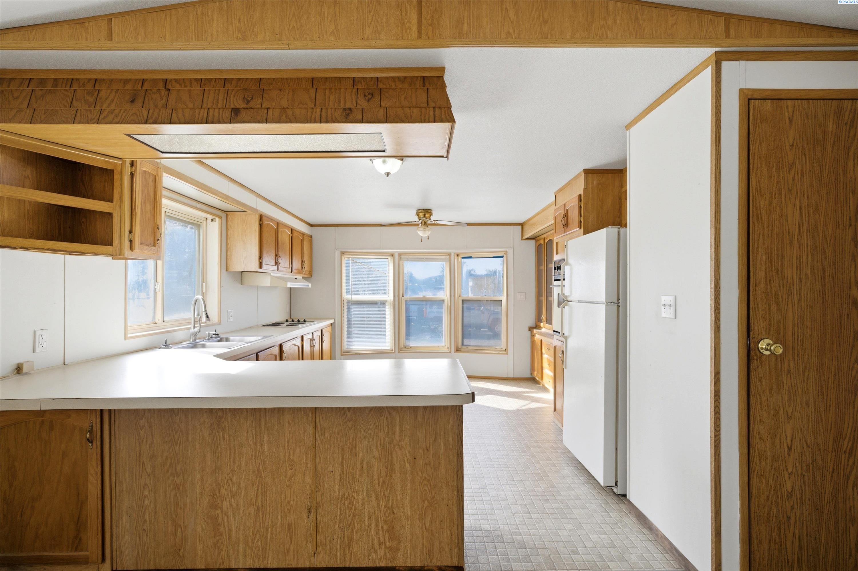 8 W Entiat Place