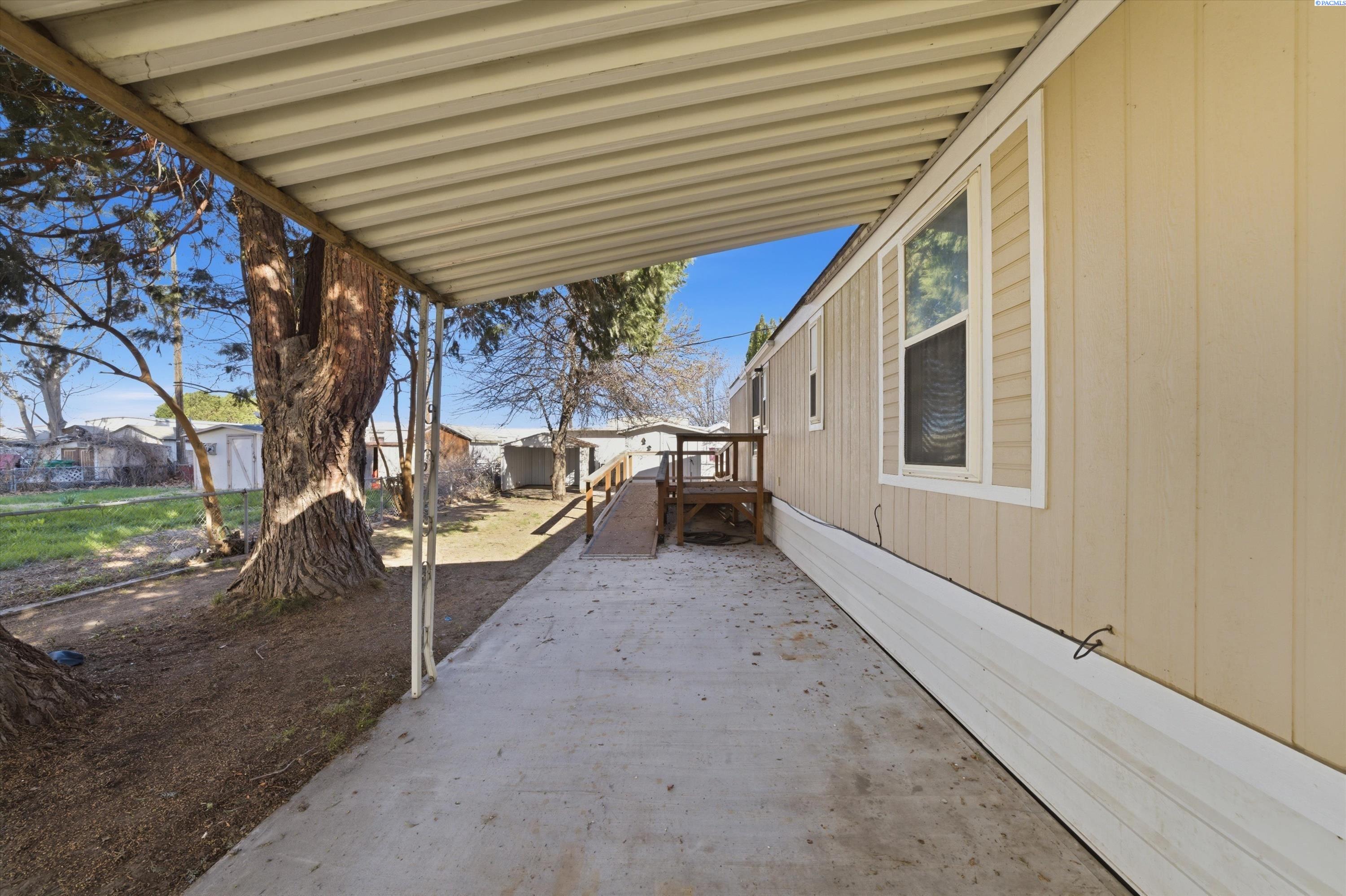 8 W Entiat Place