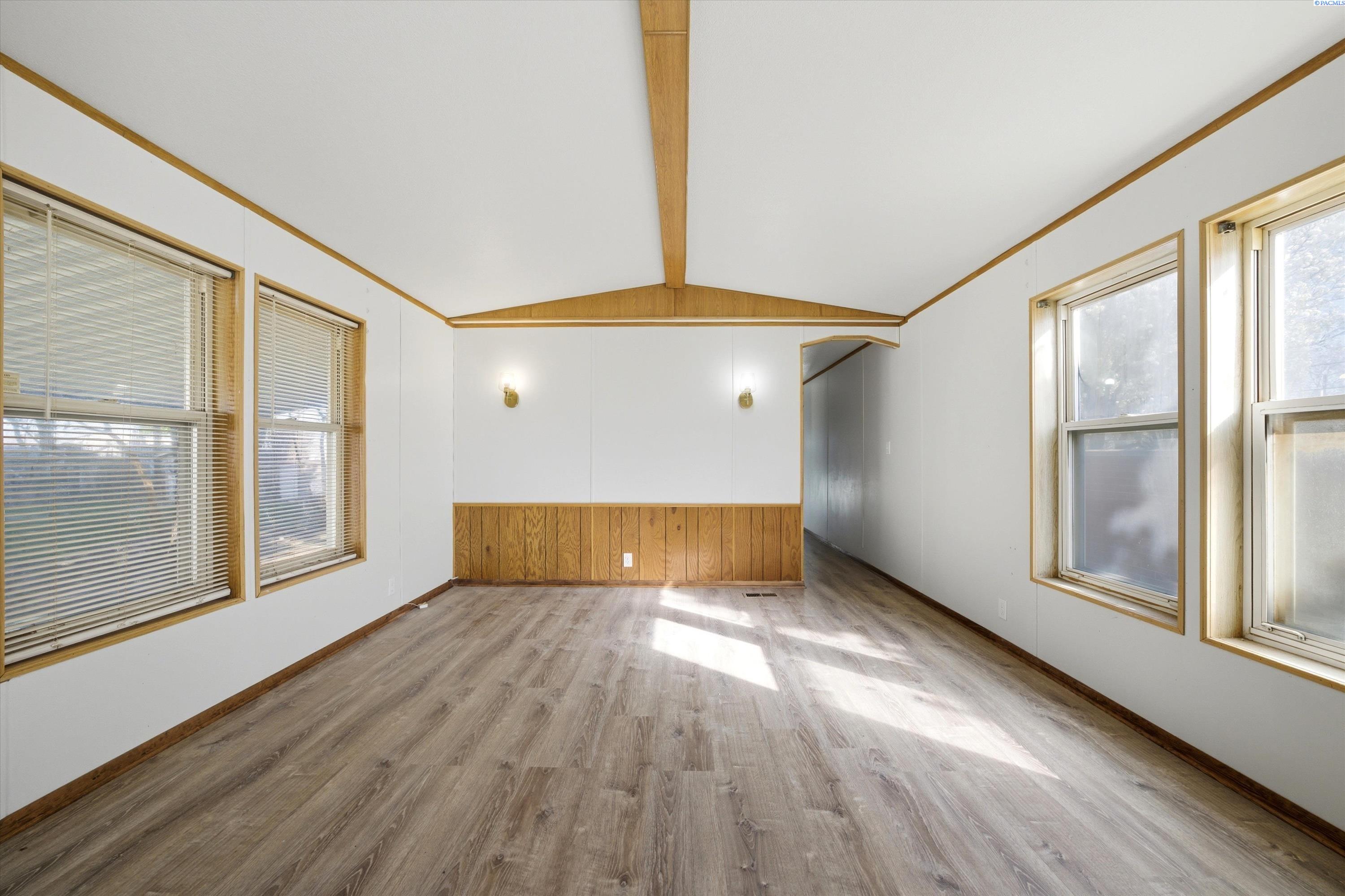 8 W Entiat Place
