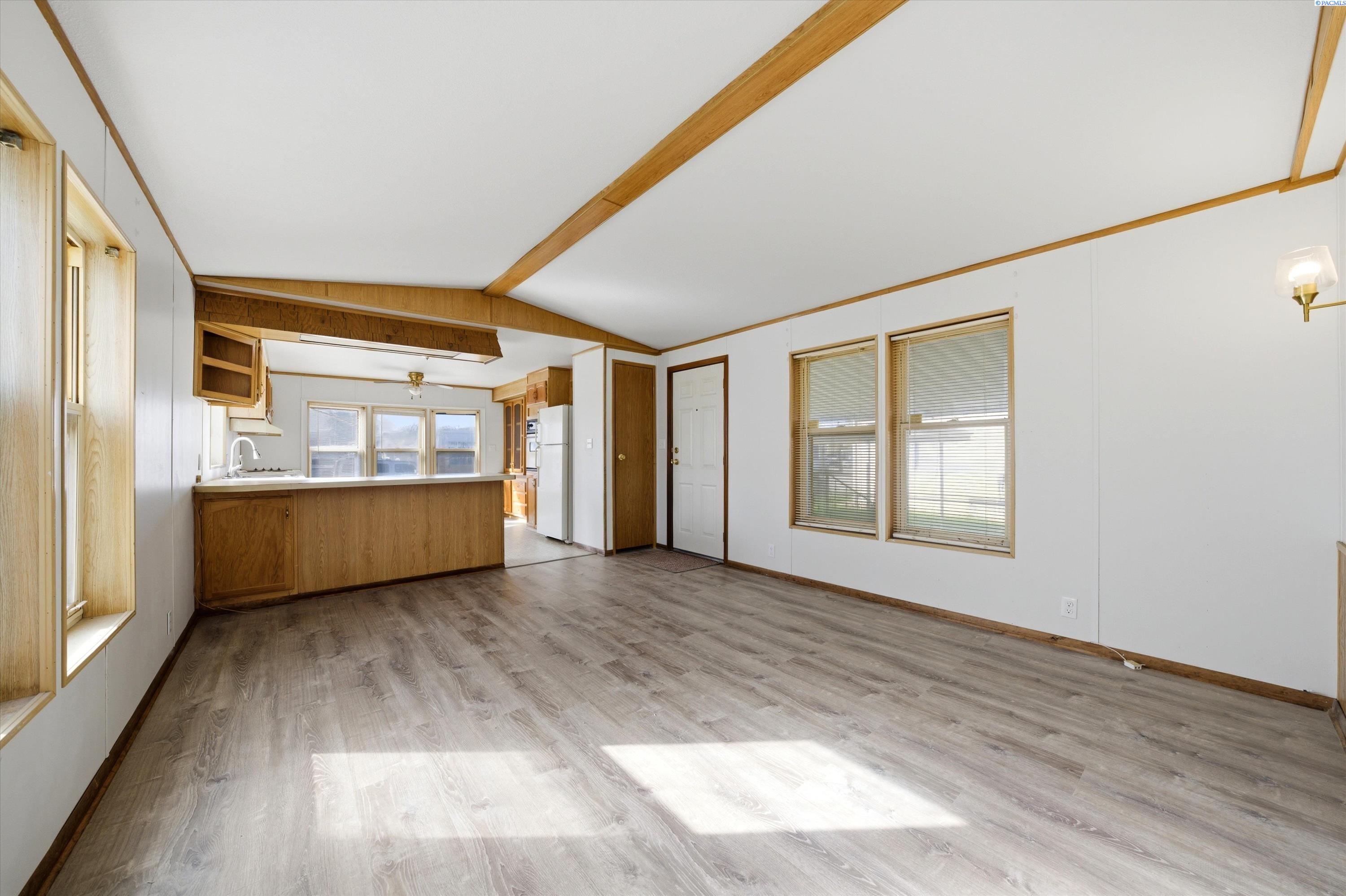 8 W Entiat Place