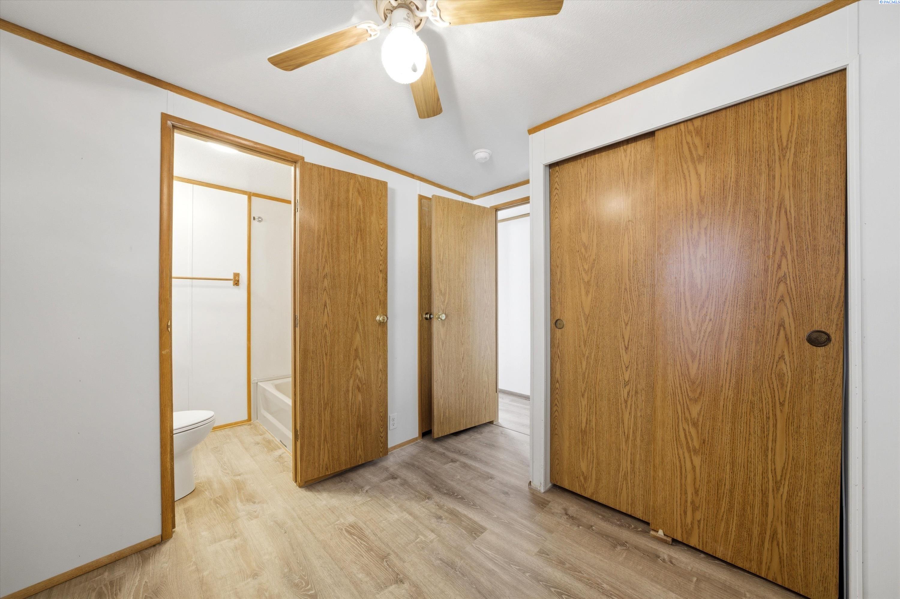8 W Entiat Place