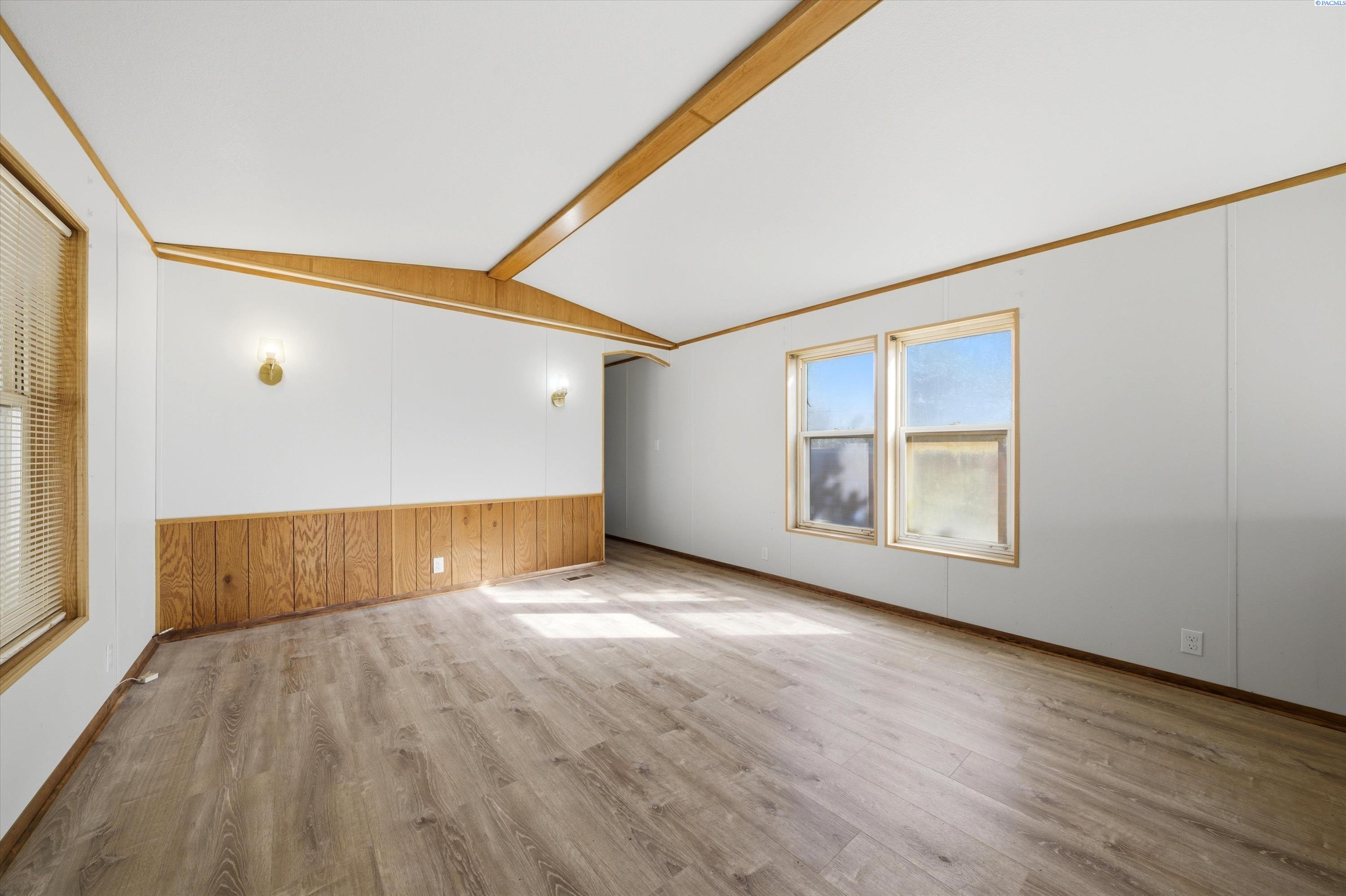 8 W Entiat Place