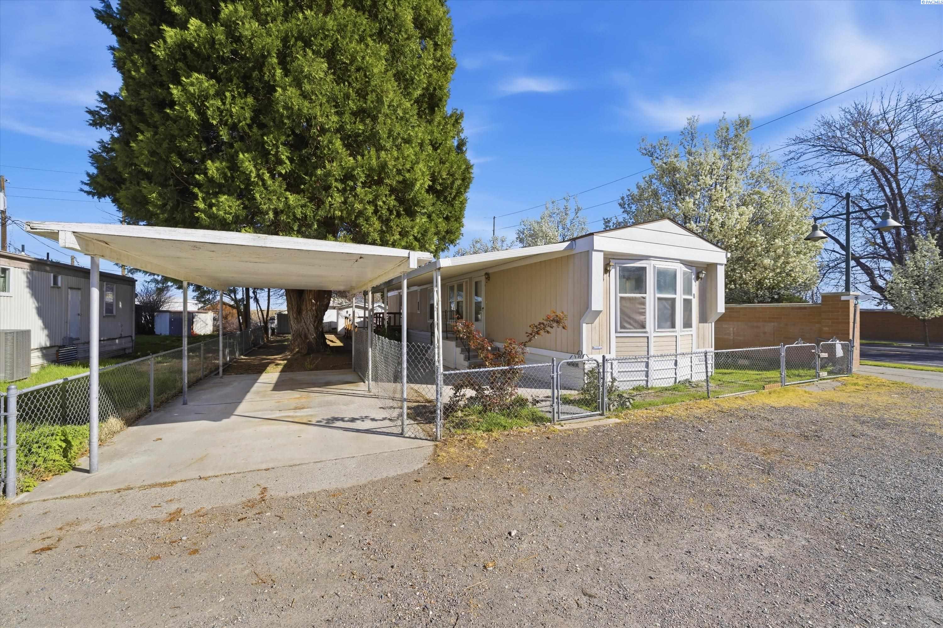 8 W Entiat Place