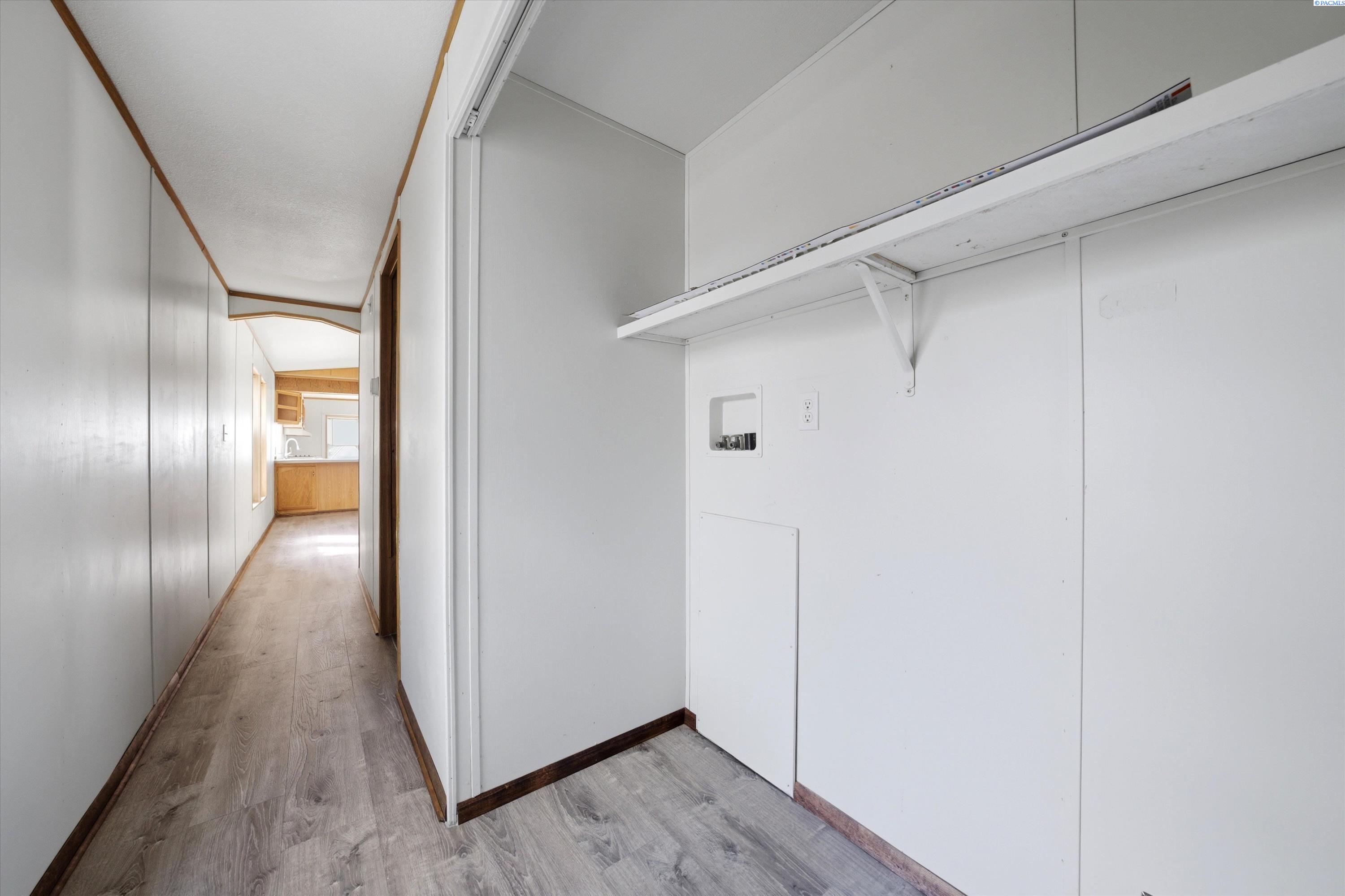 8 W Entiat Place