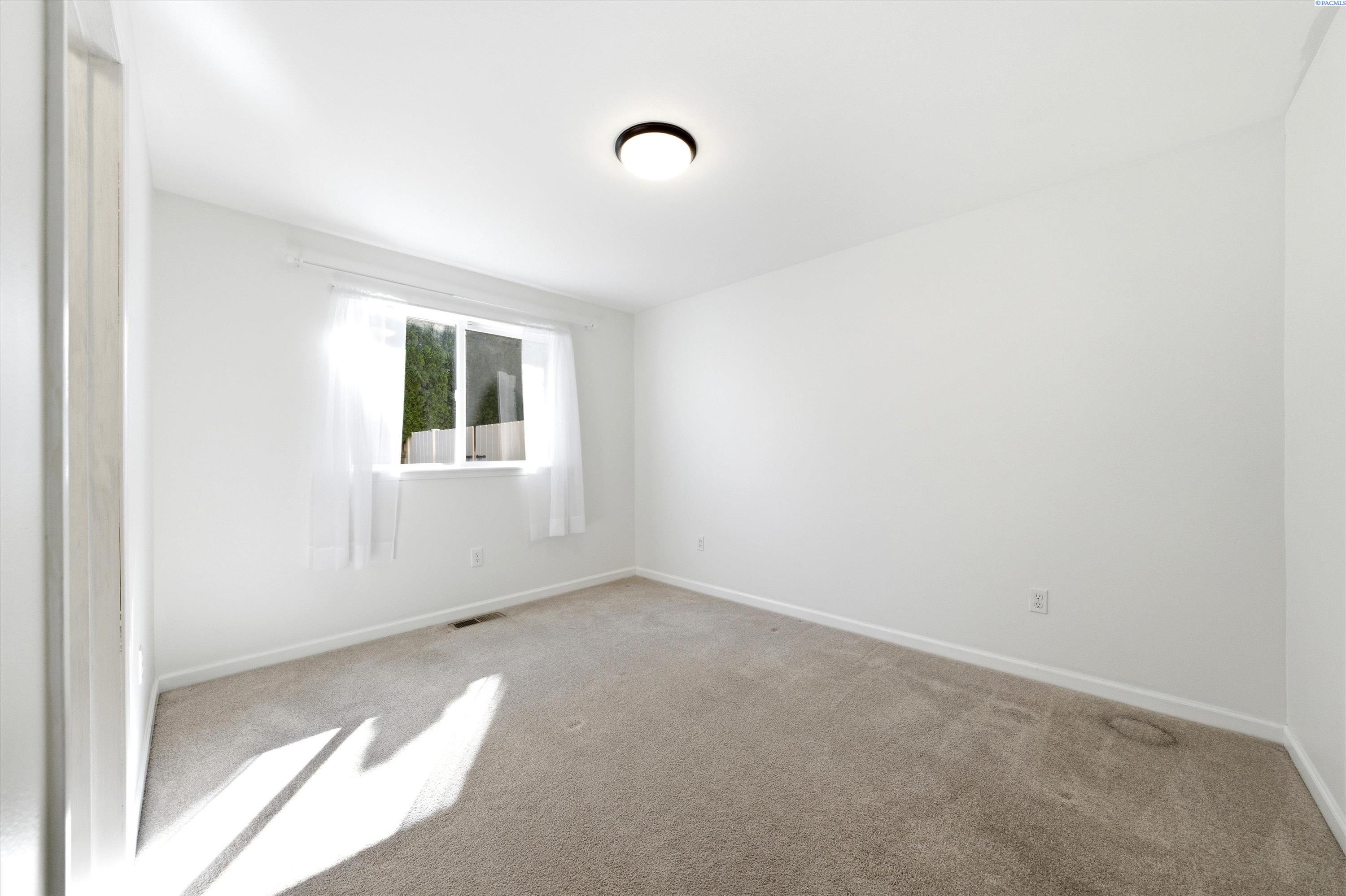 2303 W 19th Ave
