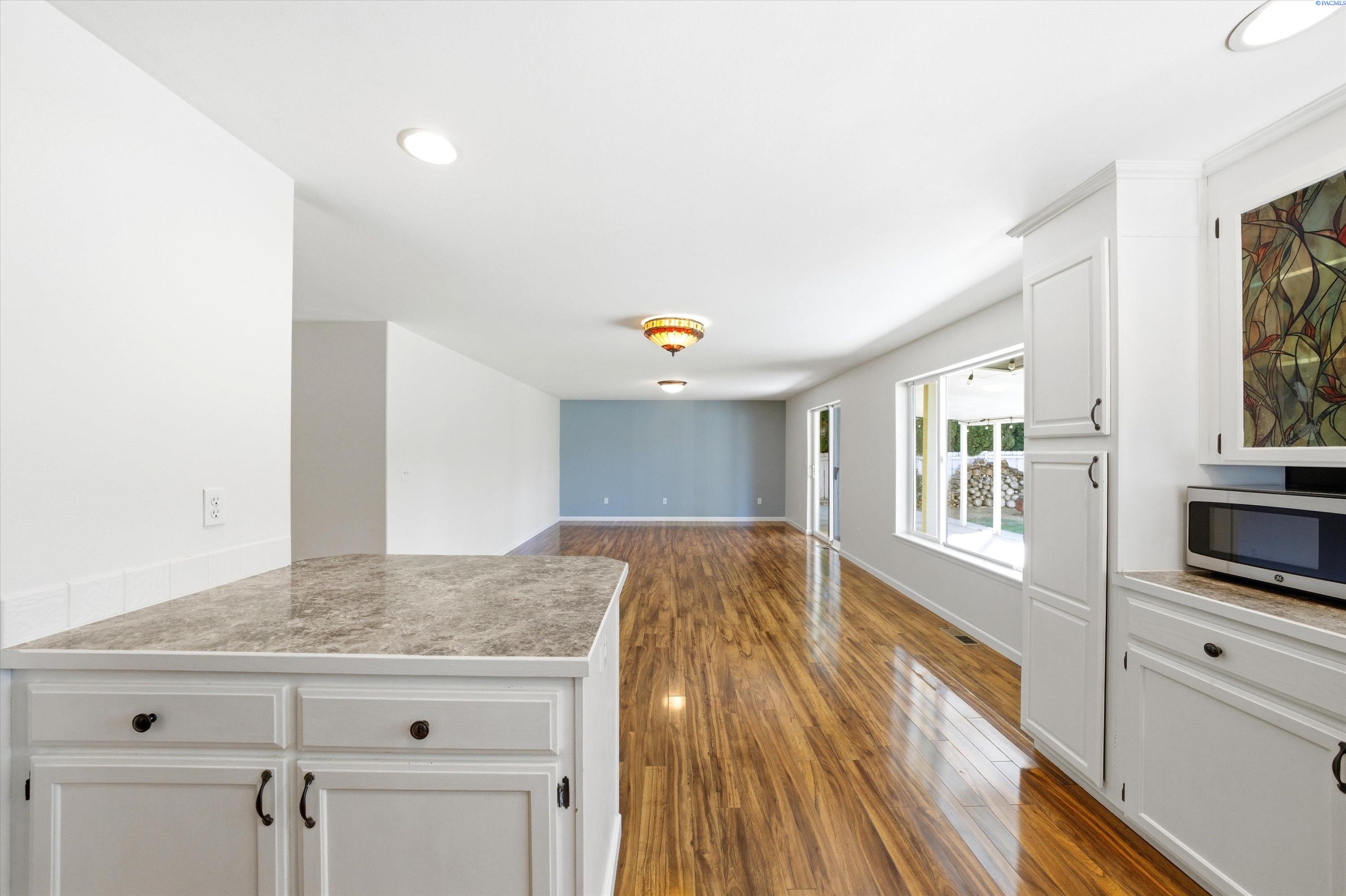 2303 W 19th Ave