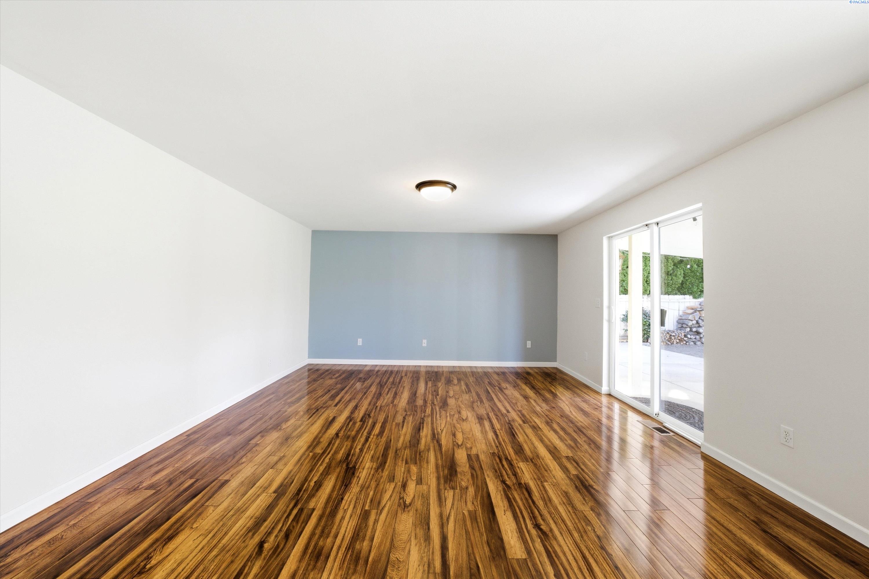 2303 W 19th Ave