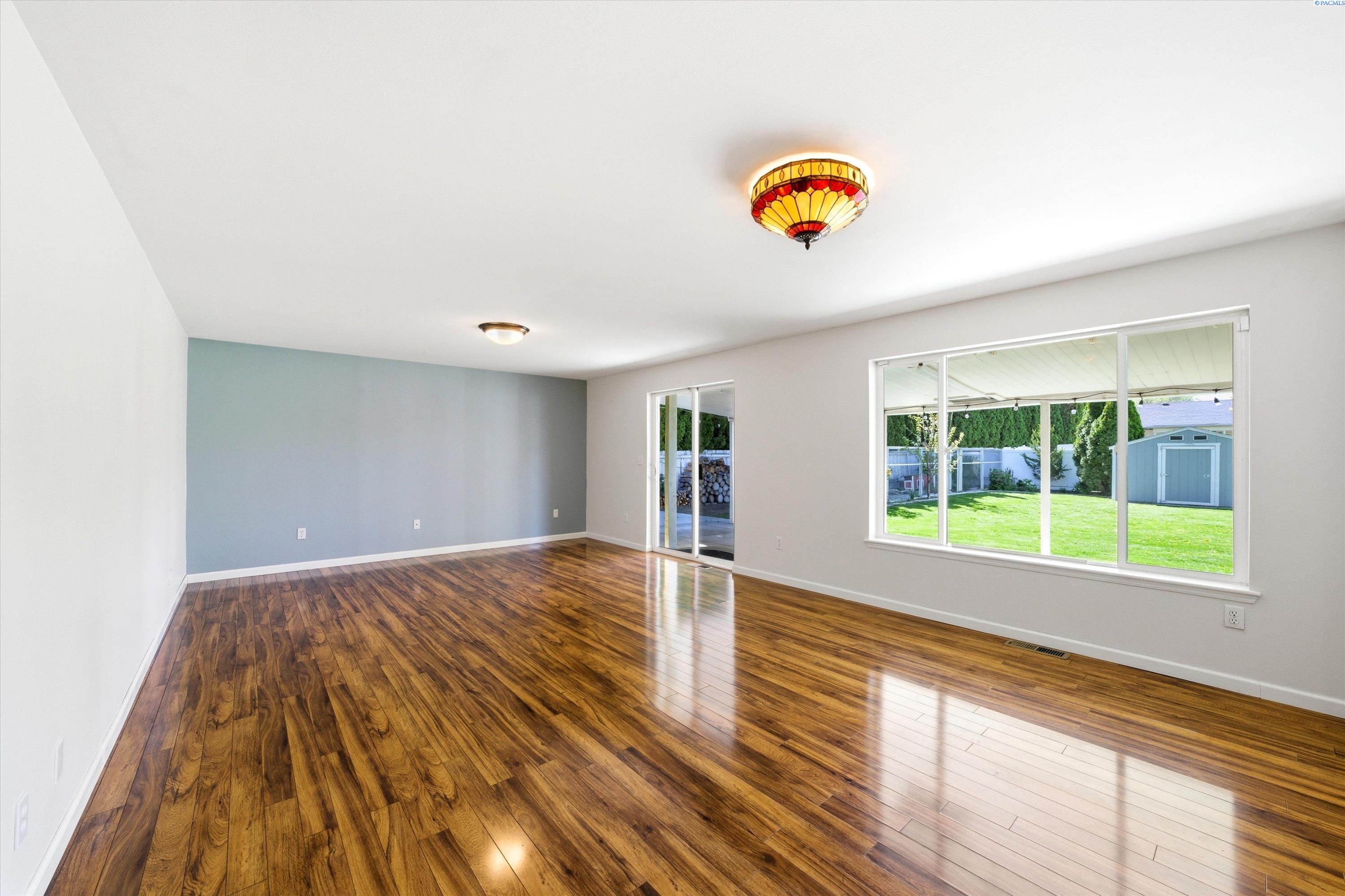 2303 W 19th Ave