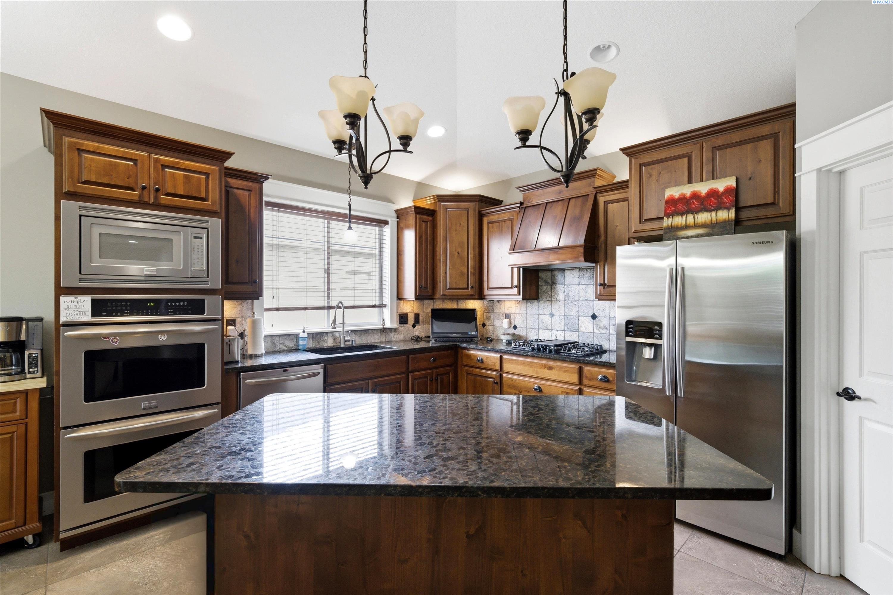 4508 Bermuda Dunes Dr