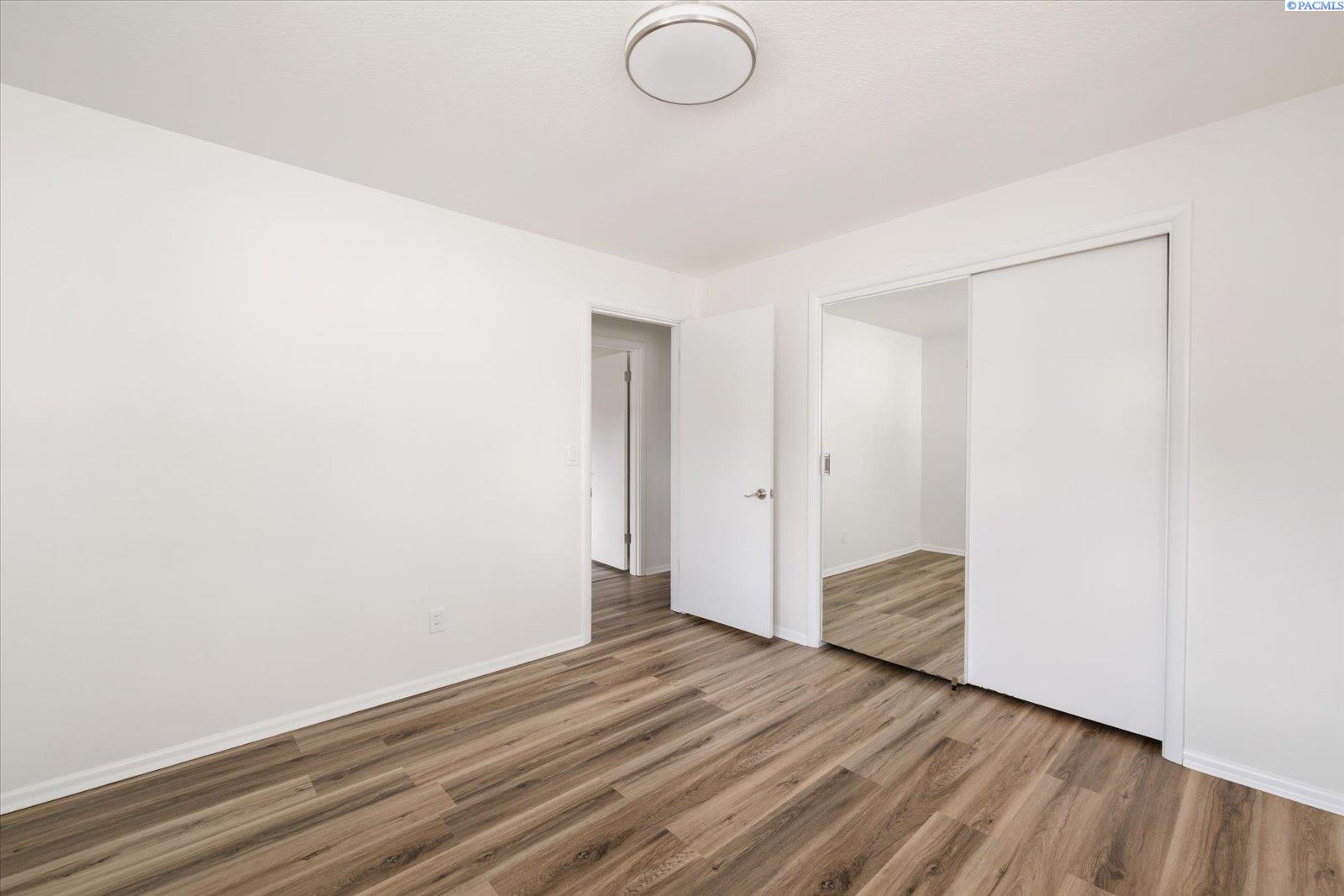 208 S Morain