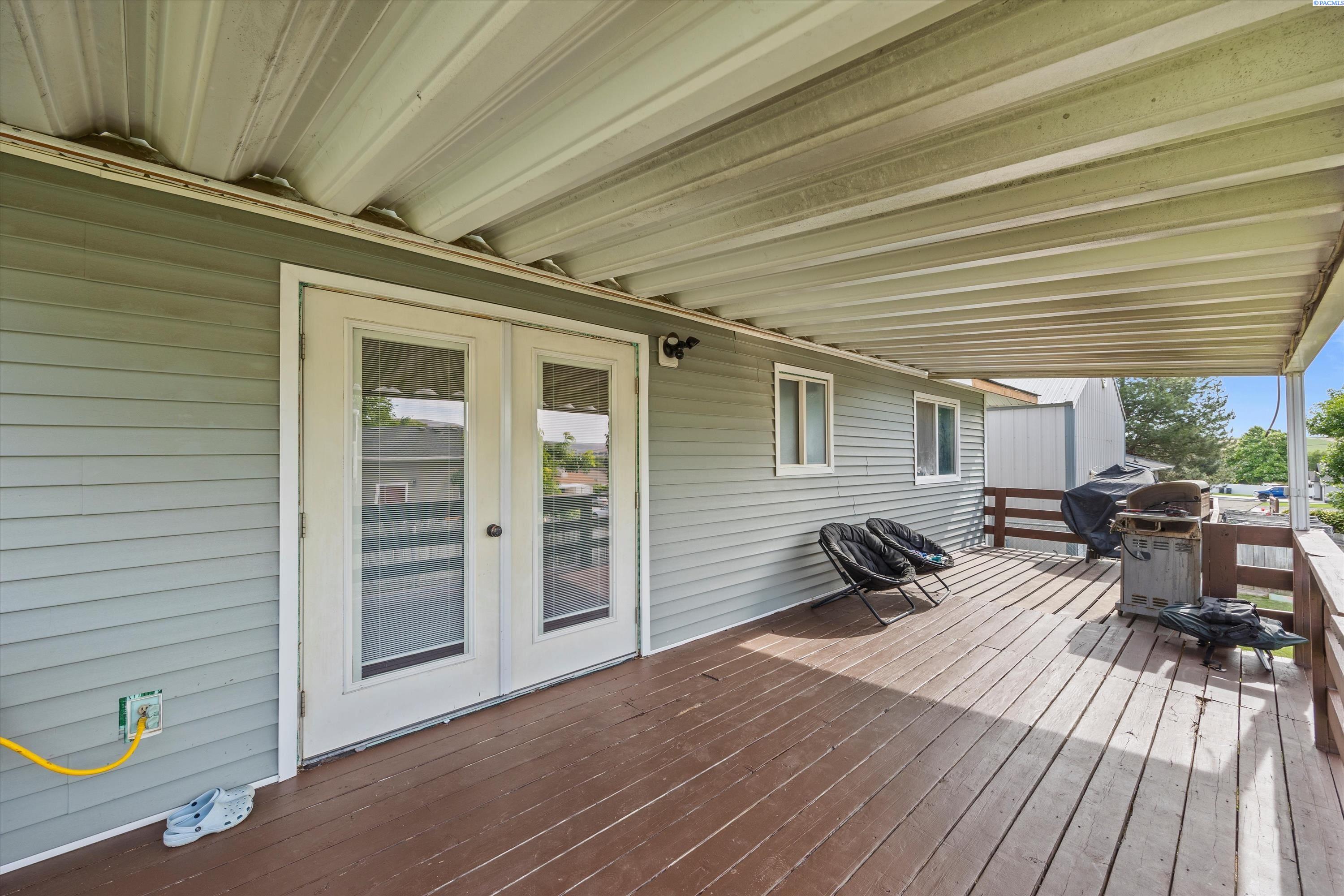 1103 Christopher Ln