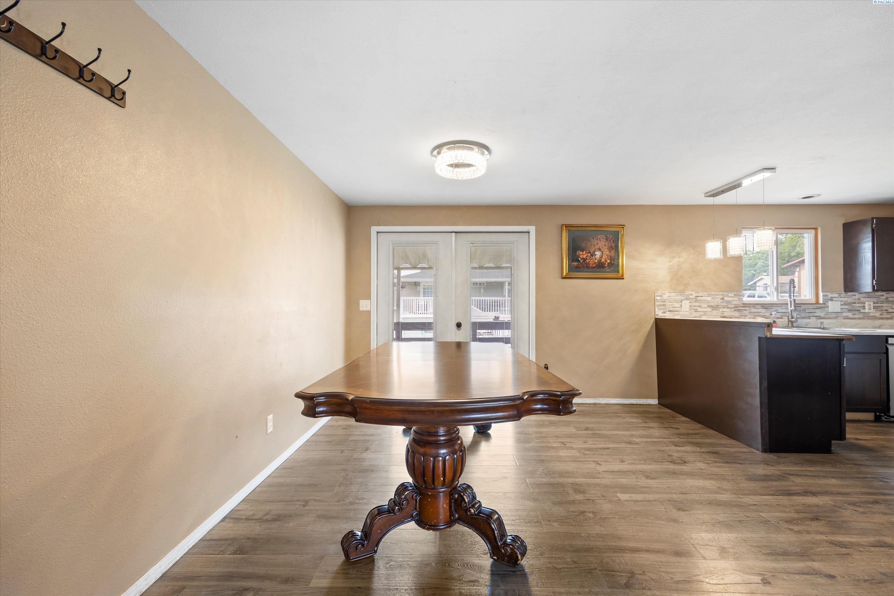 1103 Christopher Ln