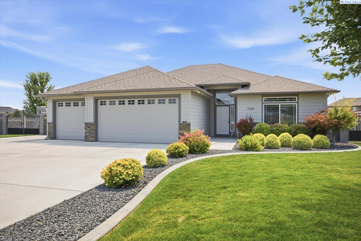 11414 Easton Dr
