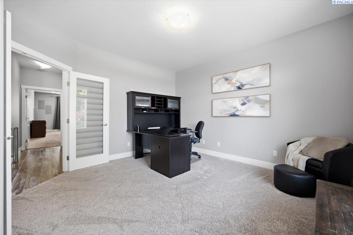 11414 Easton Dr