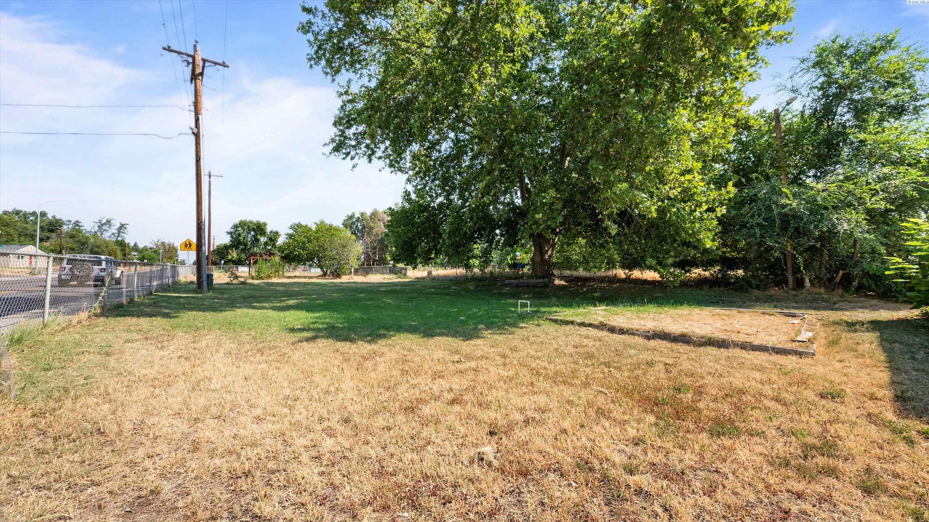 520 Grosscup Blvd