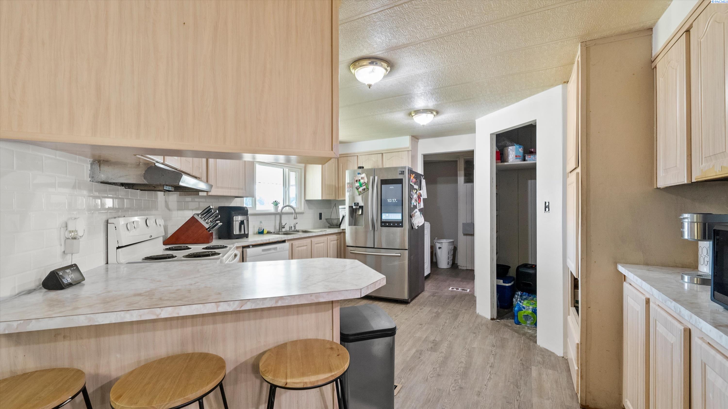 520 Grosscup Blvd