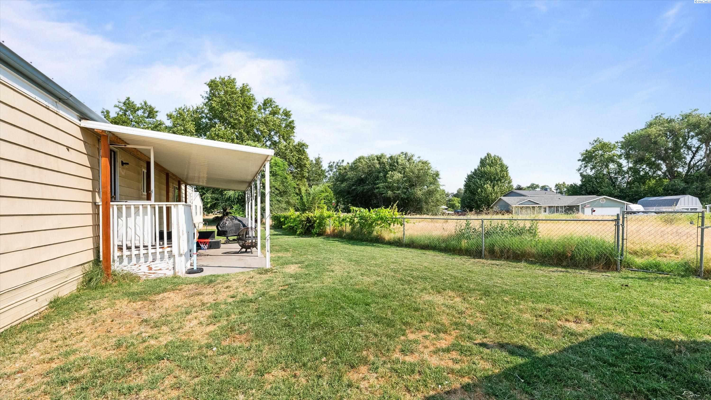 520 Grosscup Blvd