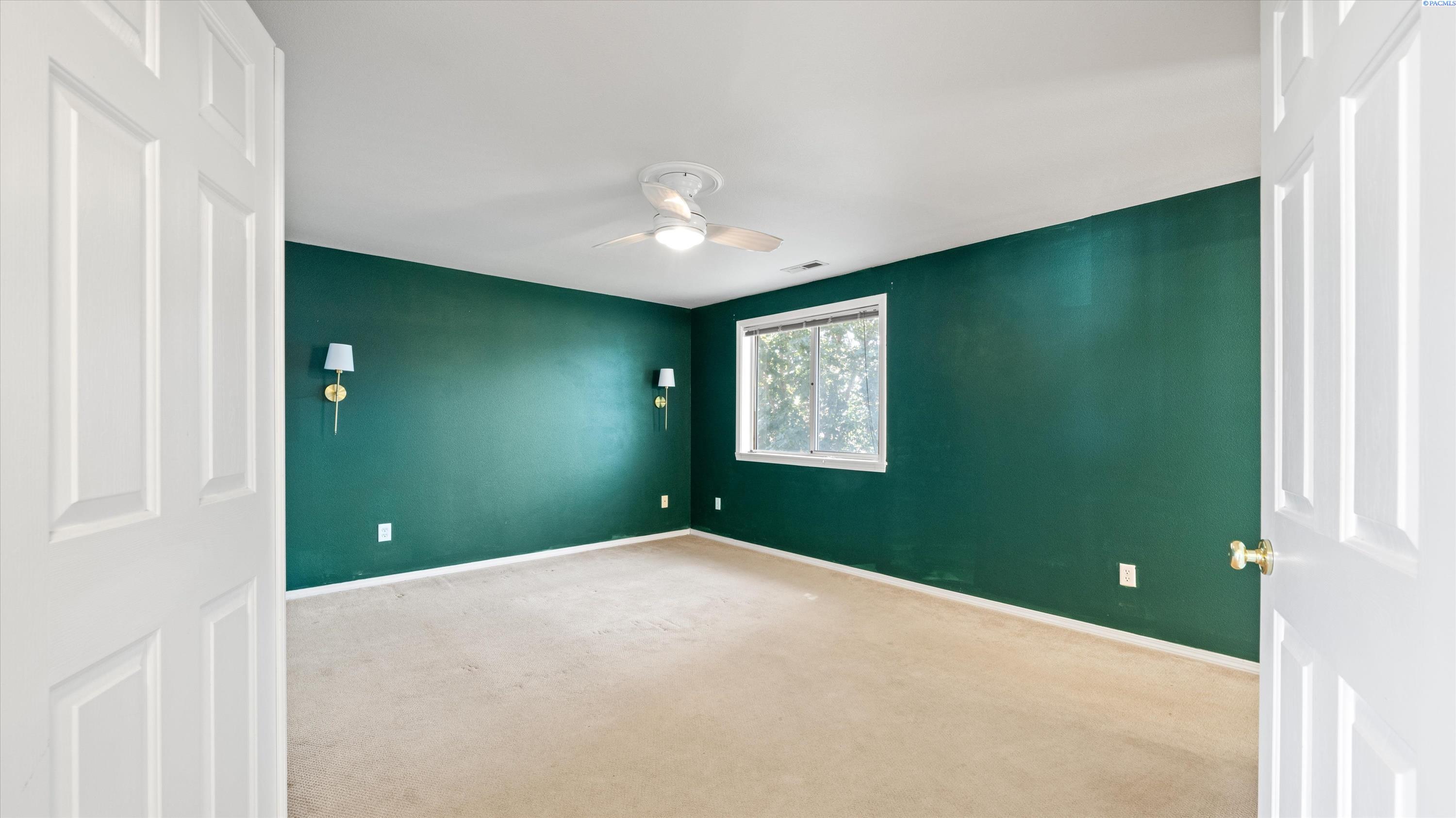 1615 W 24th Pl
