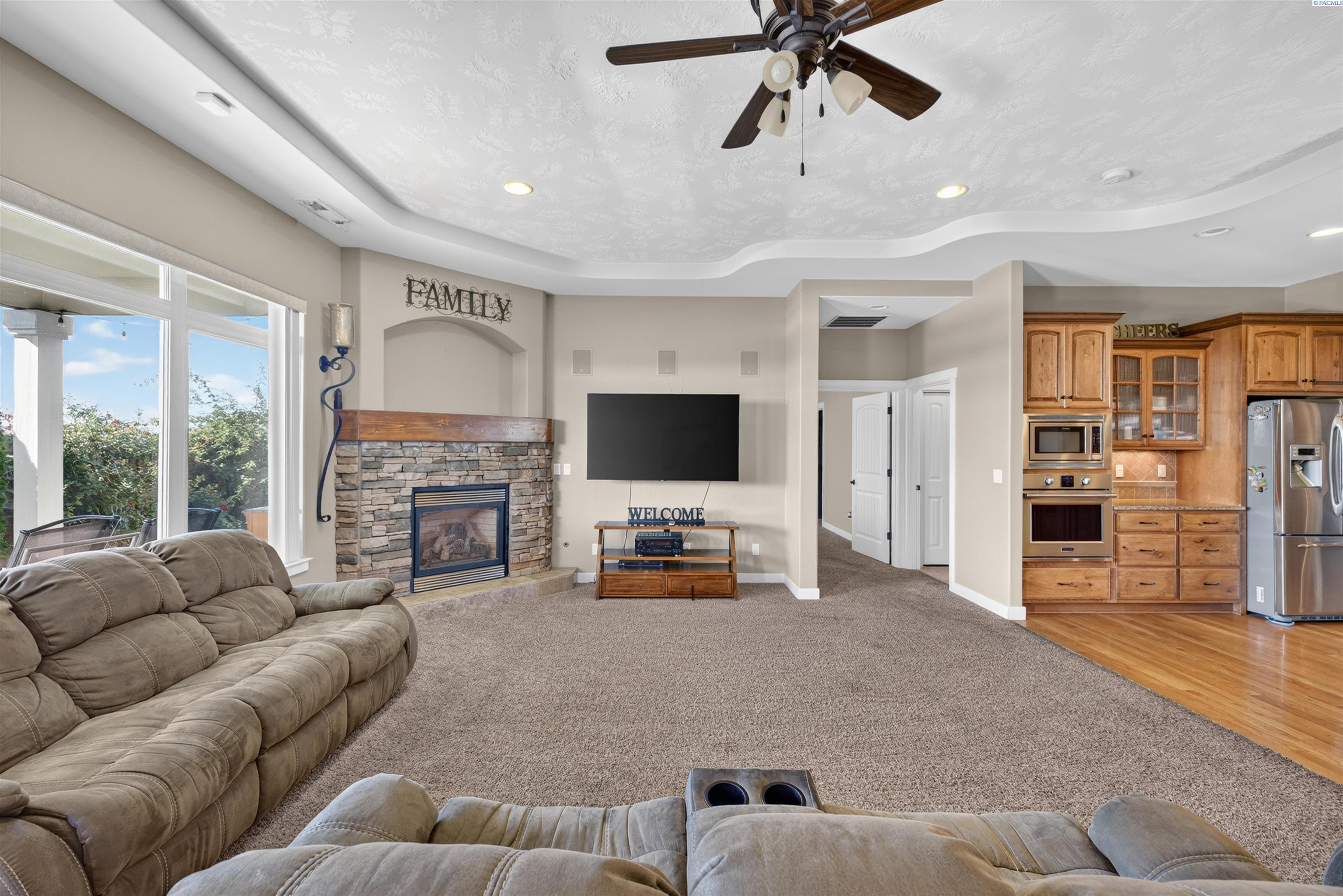 4502 Tamarisk Dr