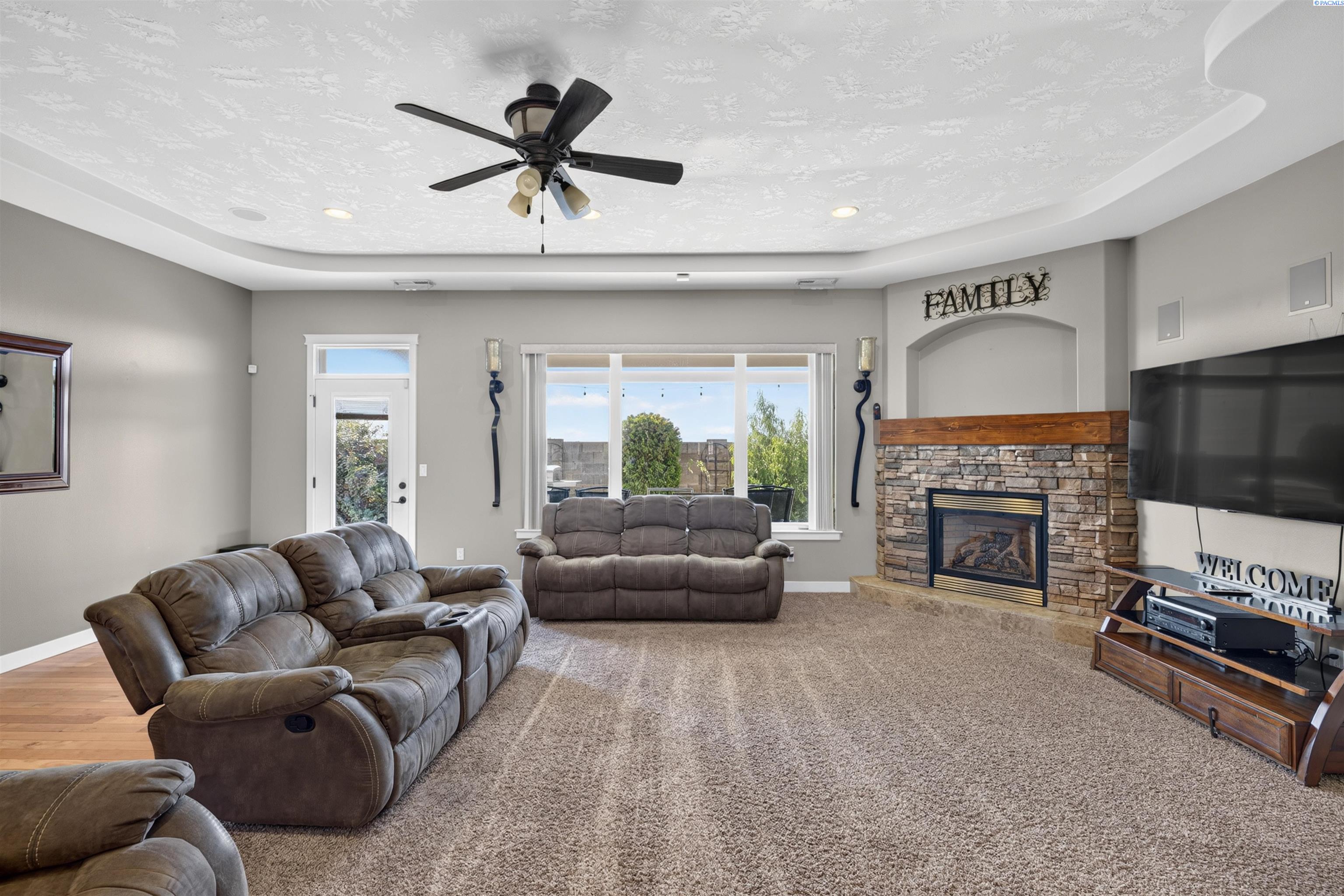 4502 Tamarisk Dr