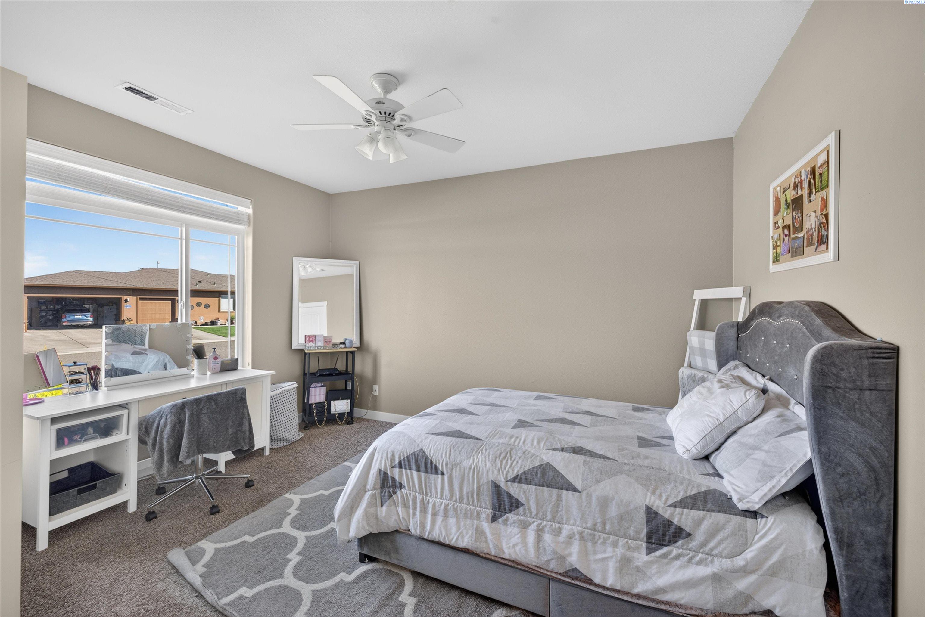 4502 Tamarisk Dr