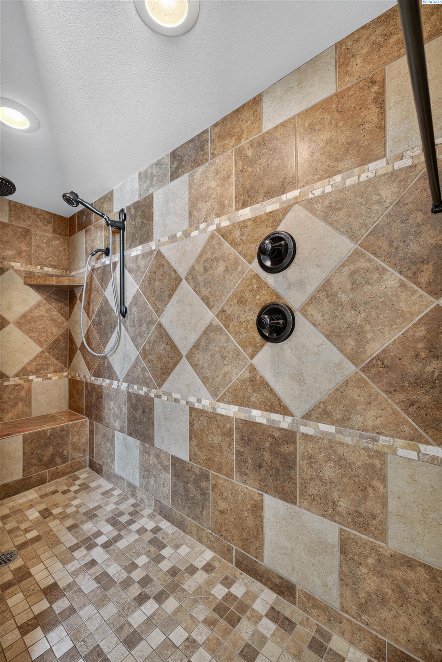 4502 Tamarisk Dr