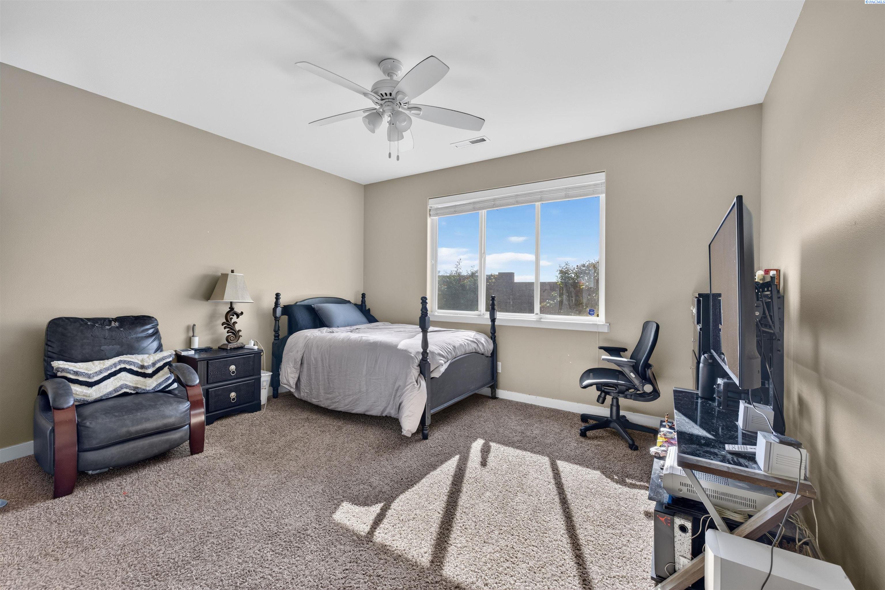4502 Tamarisk Dr