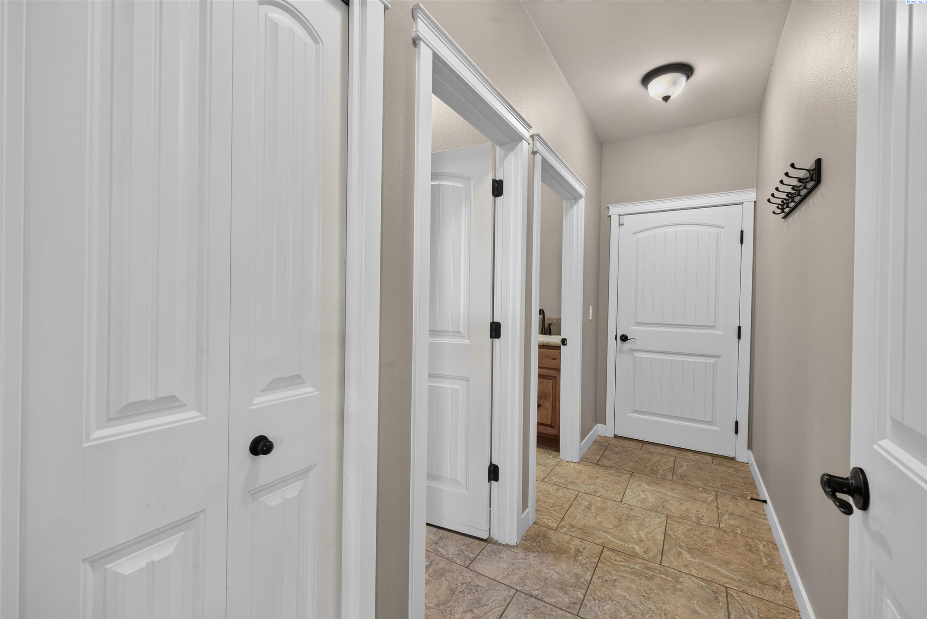 4502 Tamarisk Dr