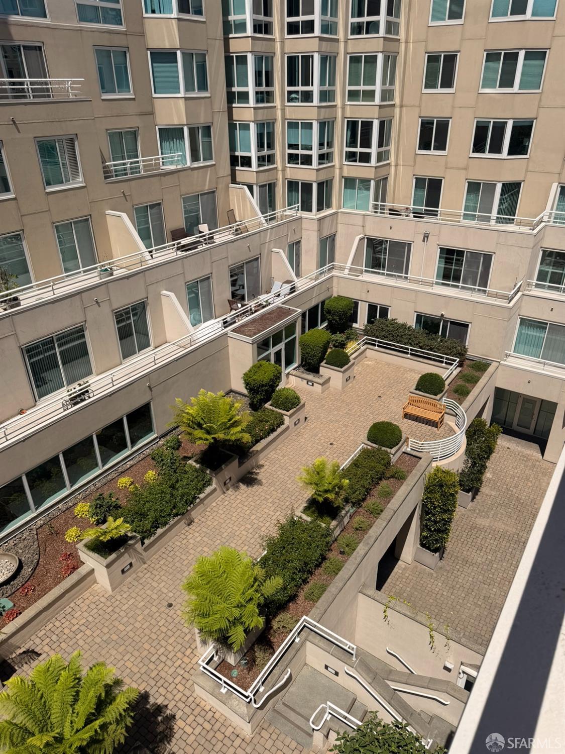 220 Lombard Street # 414