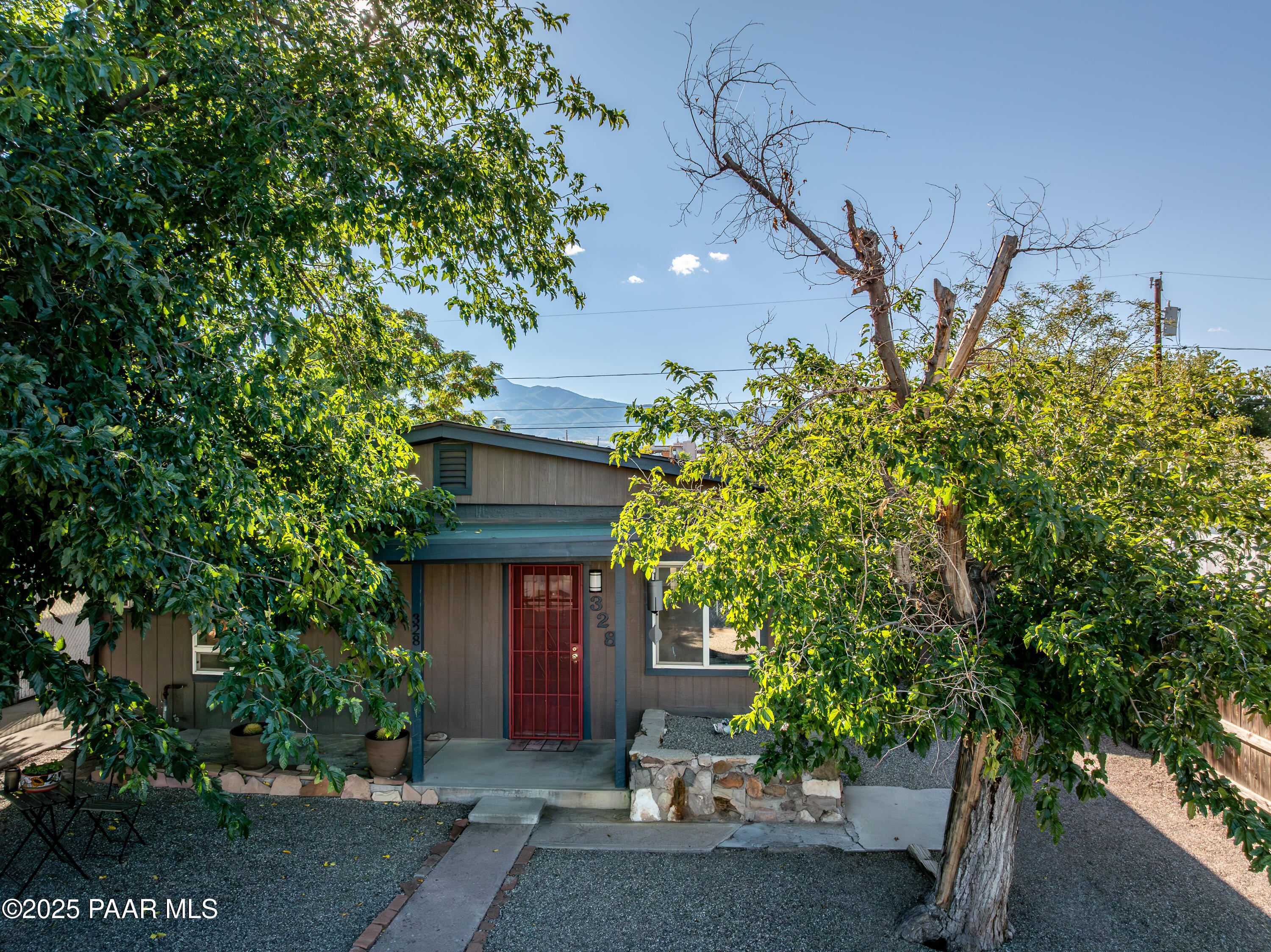 328 S 17th Street