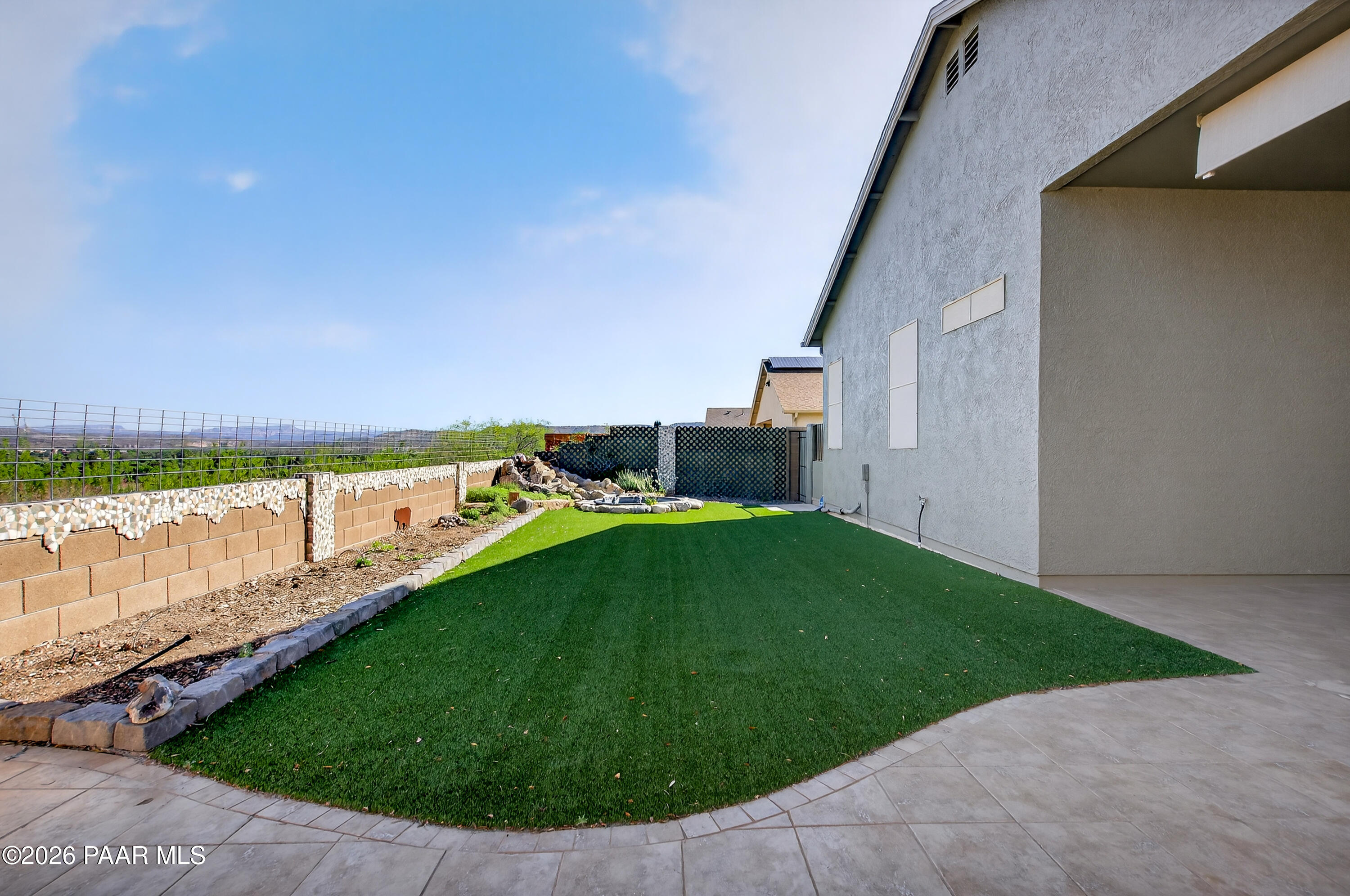 592 W Saddle Creek Drive