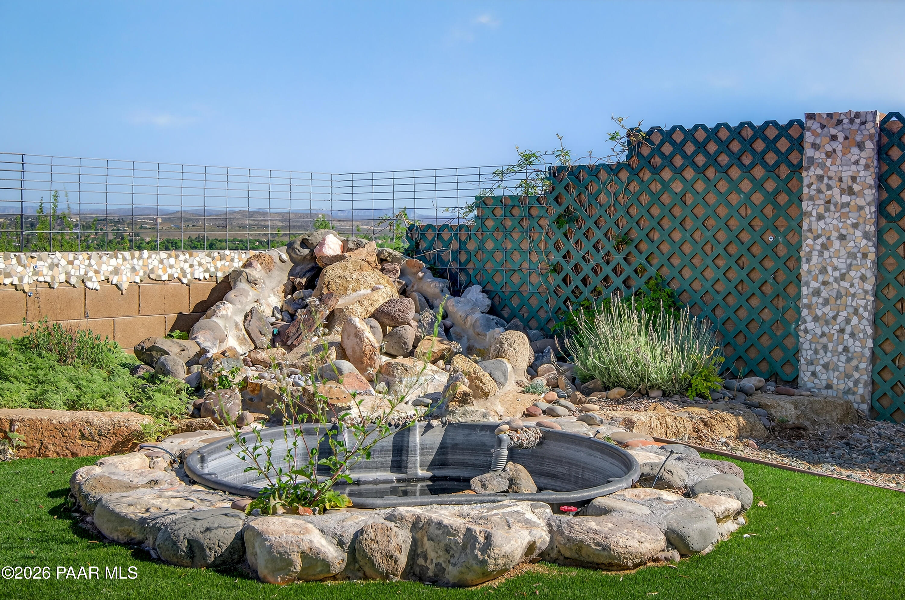 592 W Saddle Creek Drive