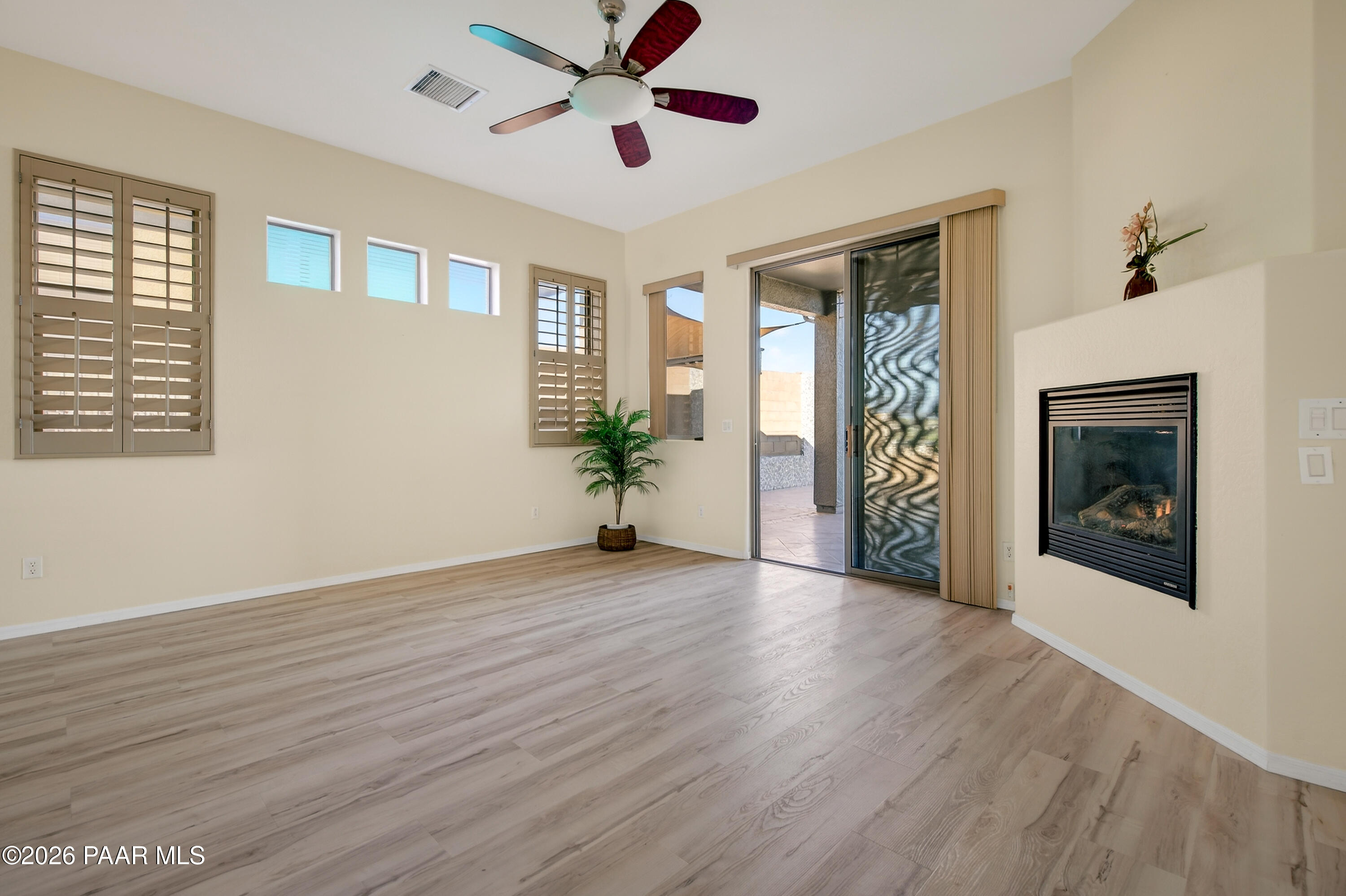 592 W Saddle Creek Drive