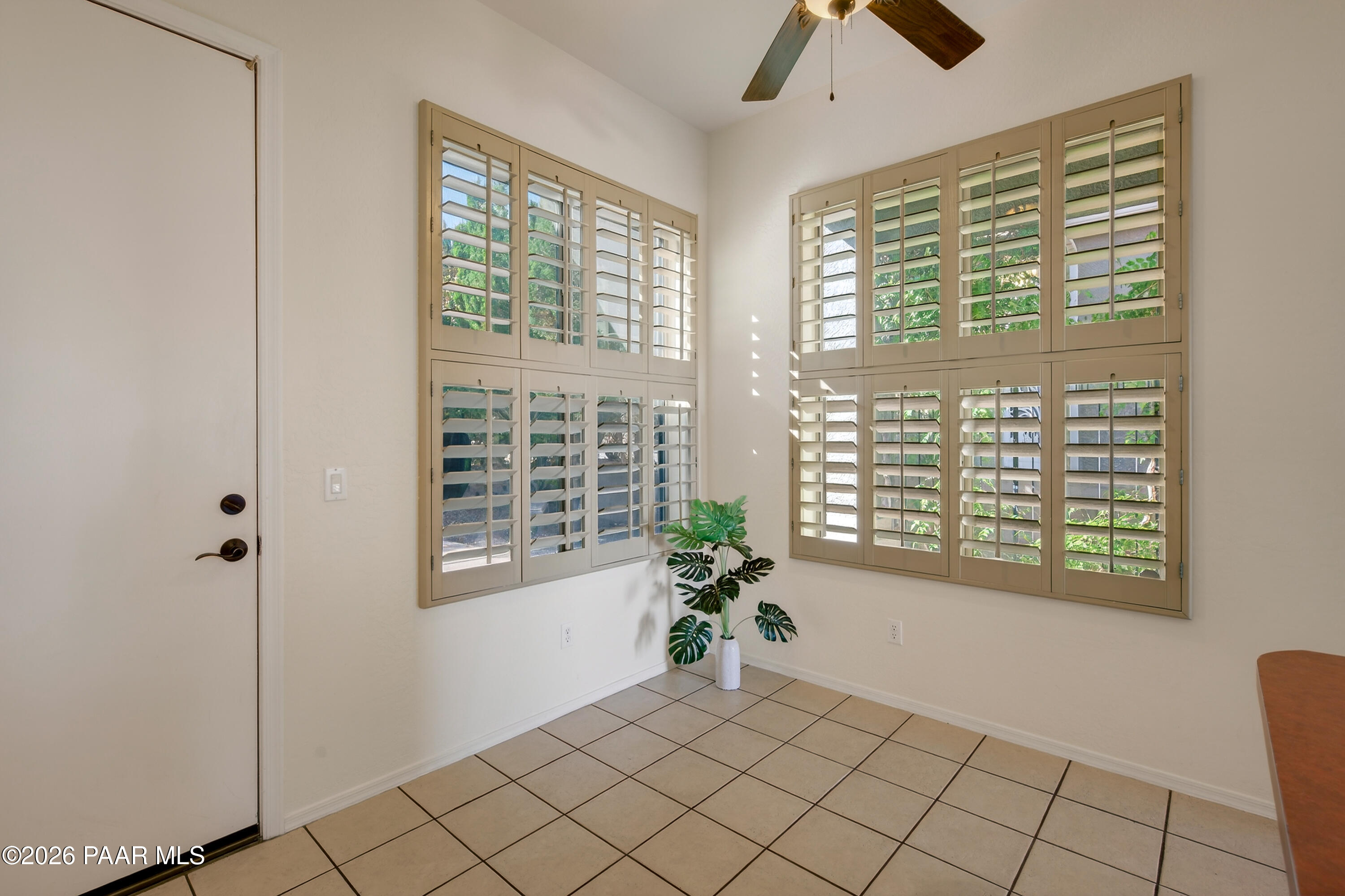 592 W Saddle Creek Drive