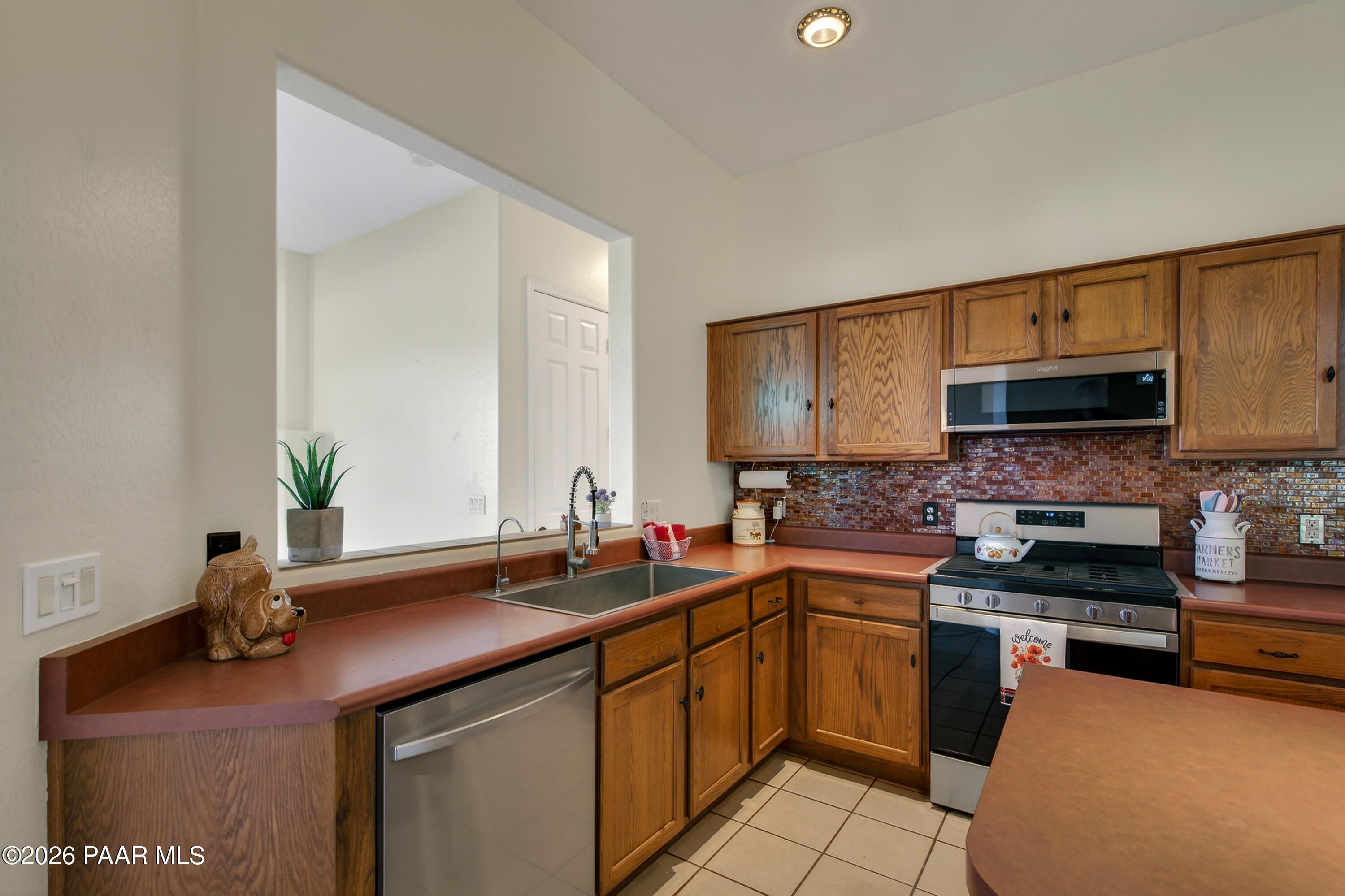 592 W Saddle Creek Drive