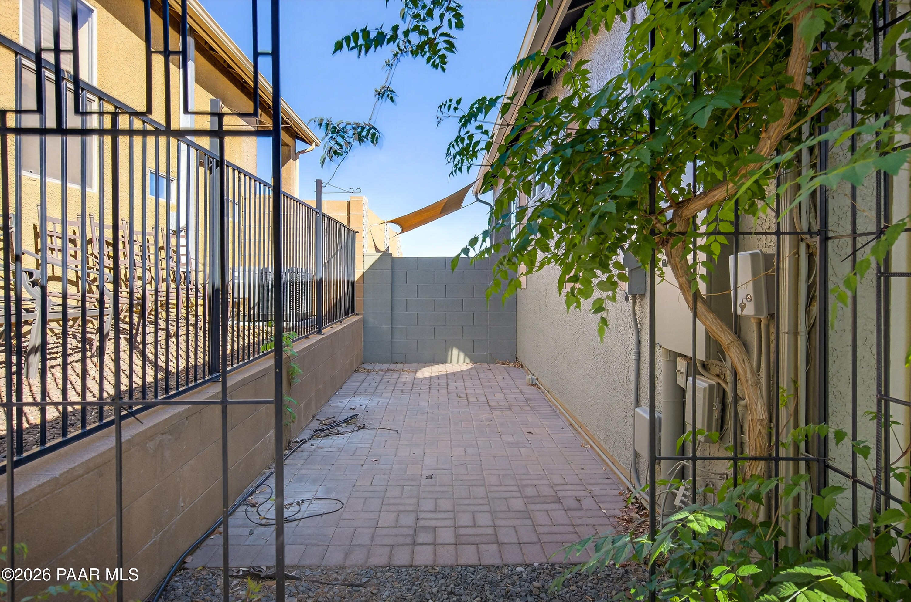 592 W Saddle Creek Drive