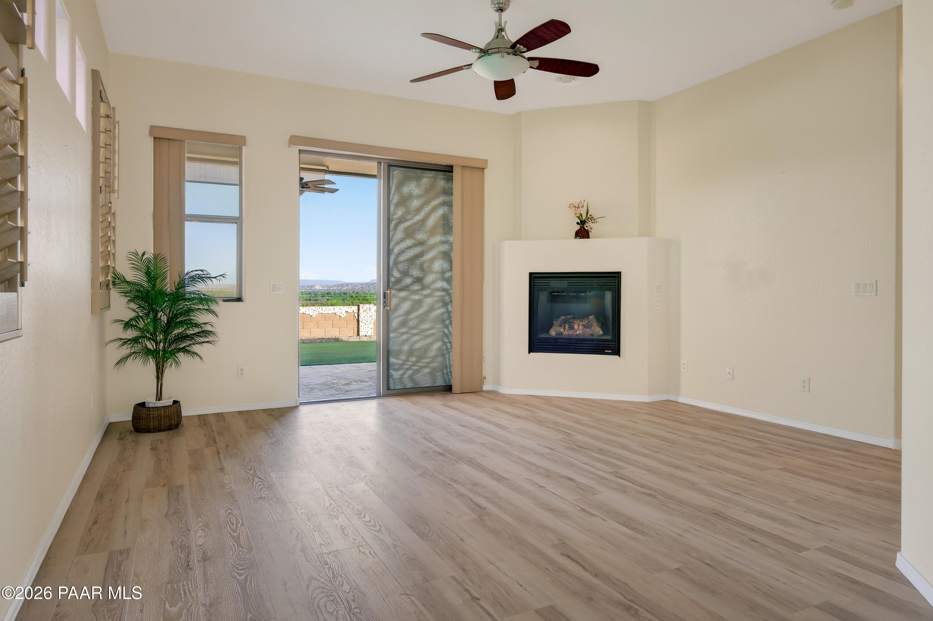 592 W Saddle Creek Drive