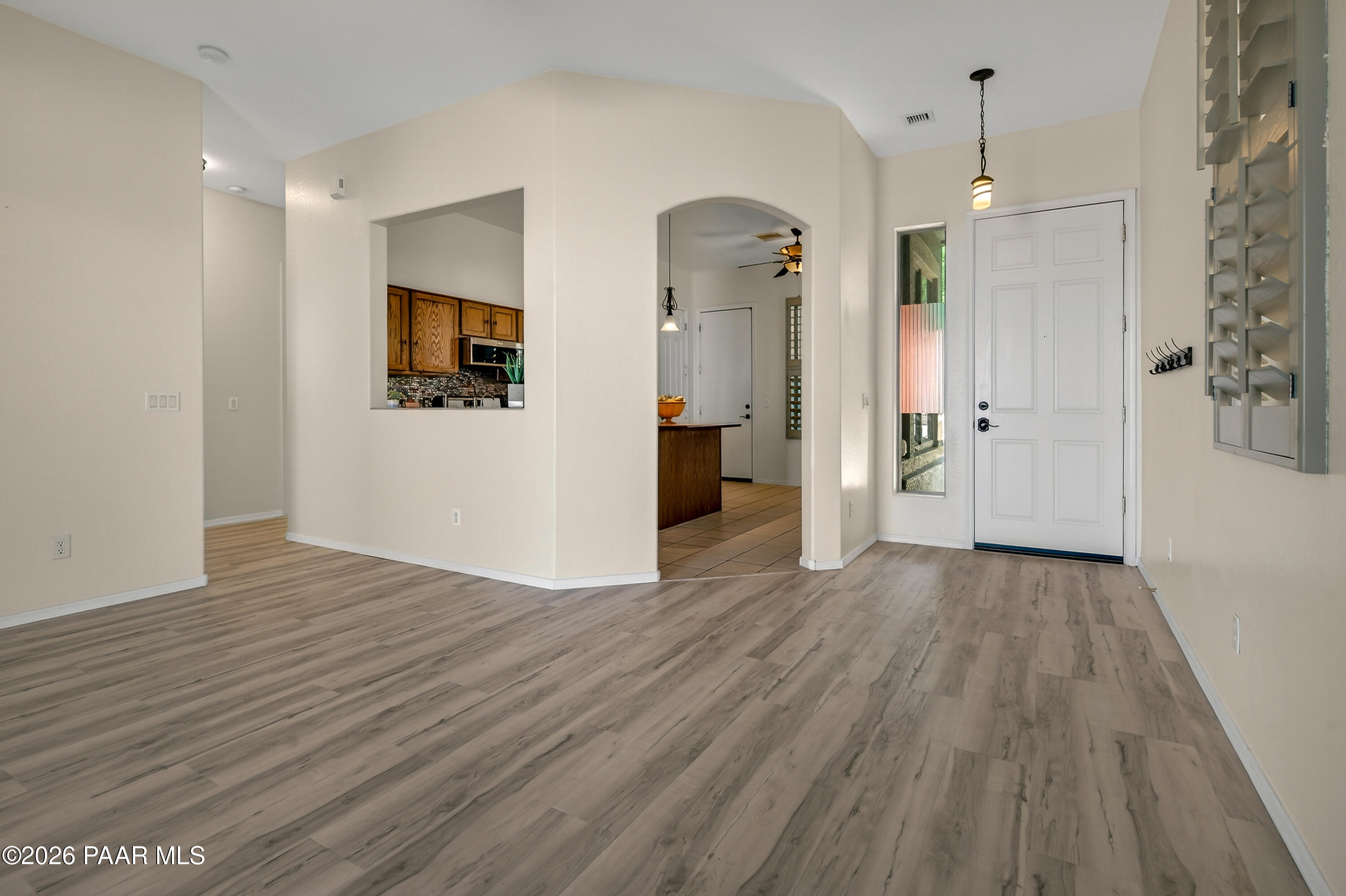 592 W Saddle Creek Drive