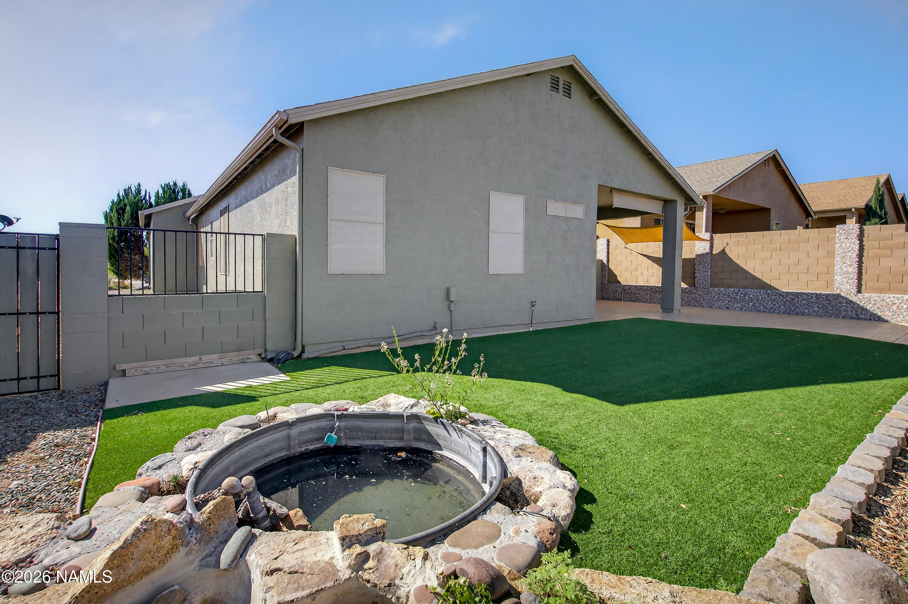 592 W Saddle Creek Drive