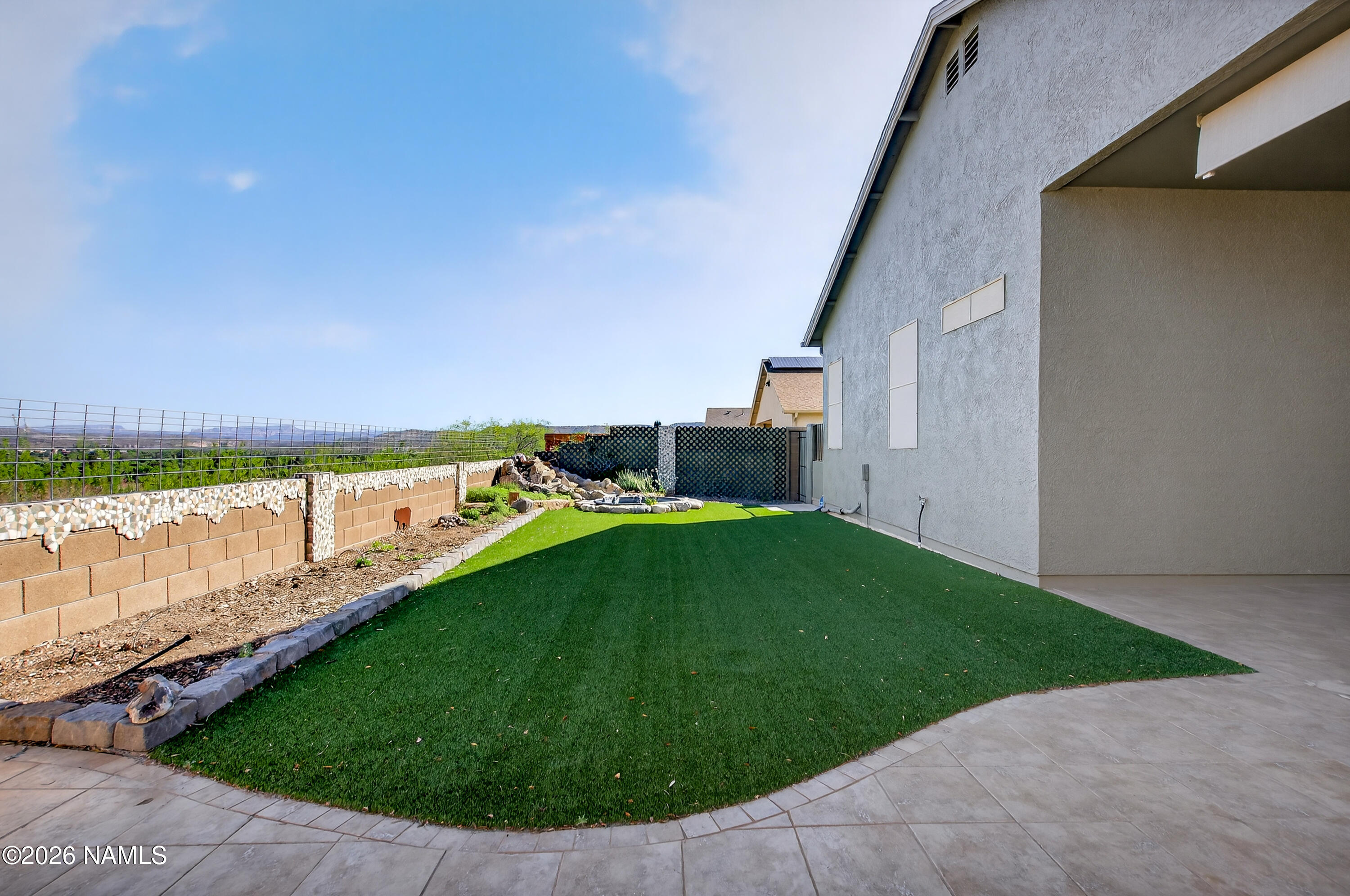 592 W Saddle Creek Drive