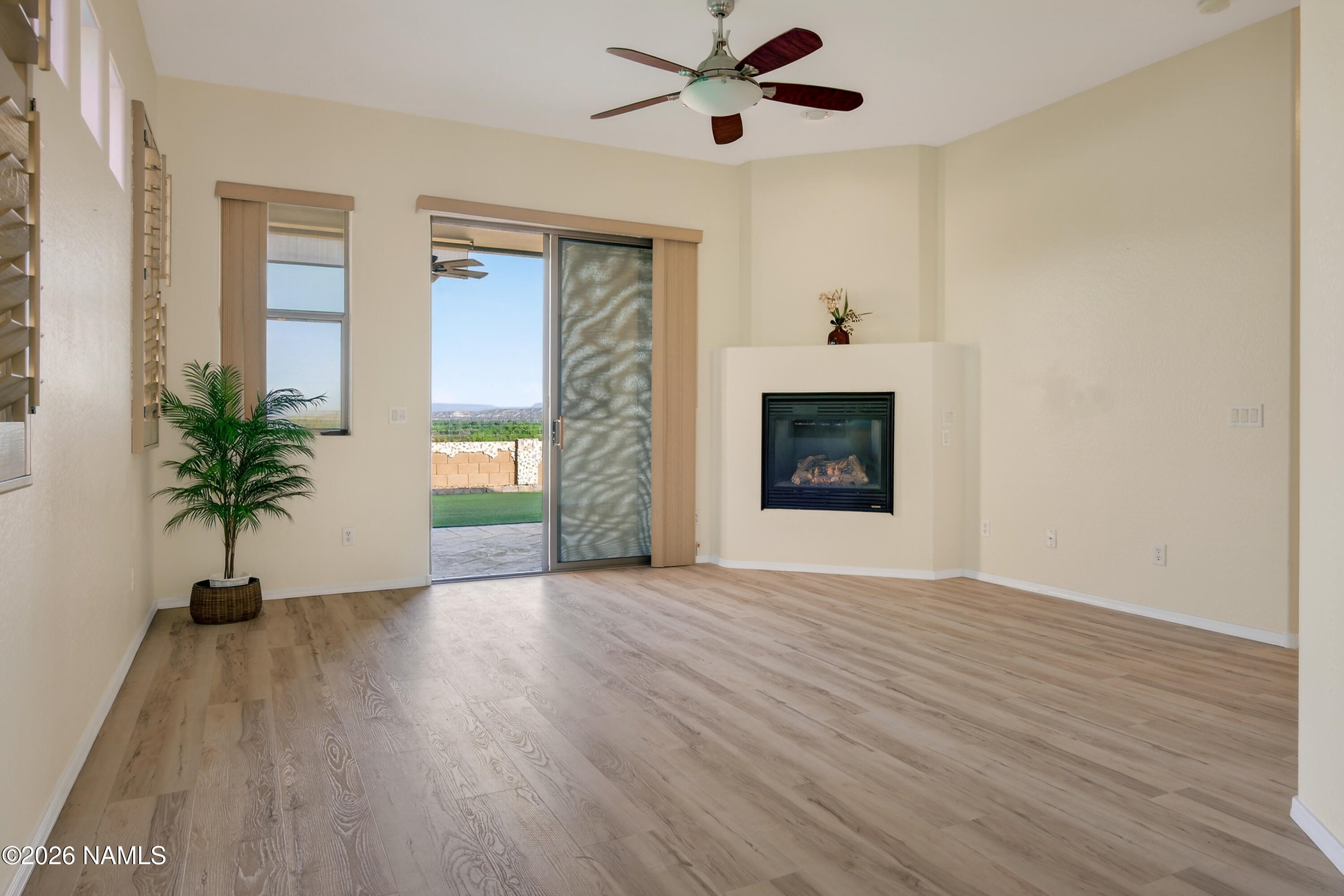 592 W Saddle Creek Drive