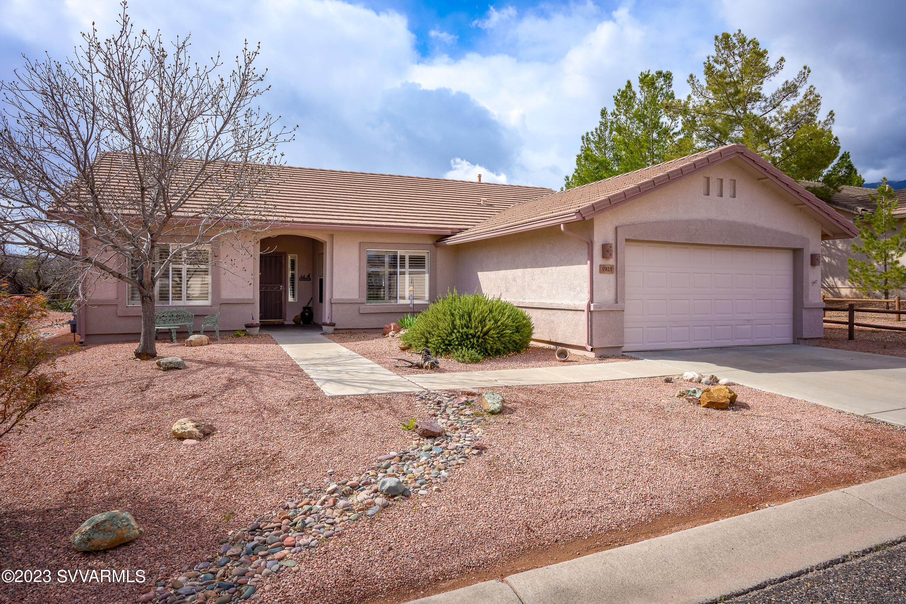 1925 W Desert Willow Drive
