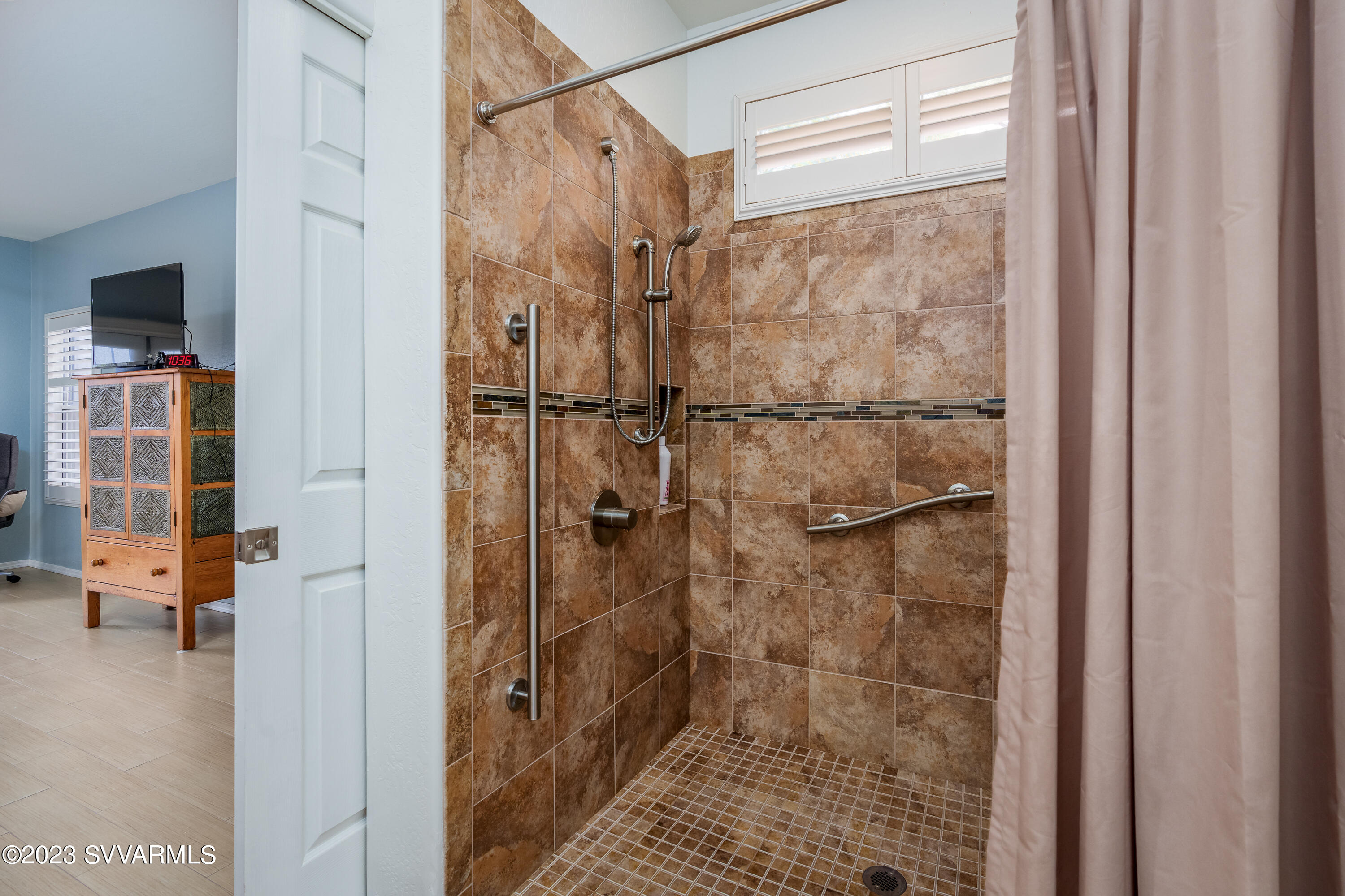 1925 W Desert Willow Drive