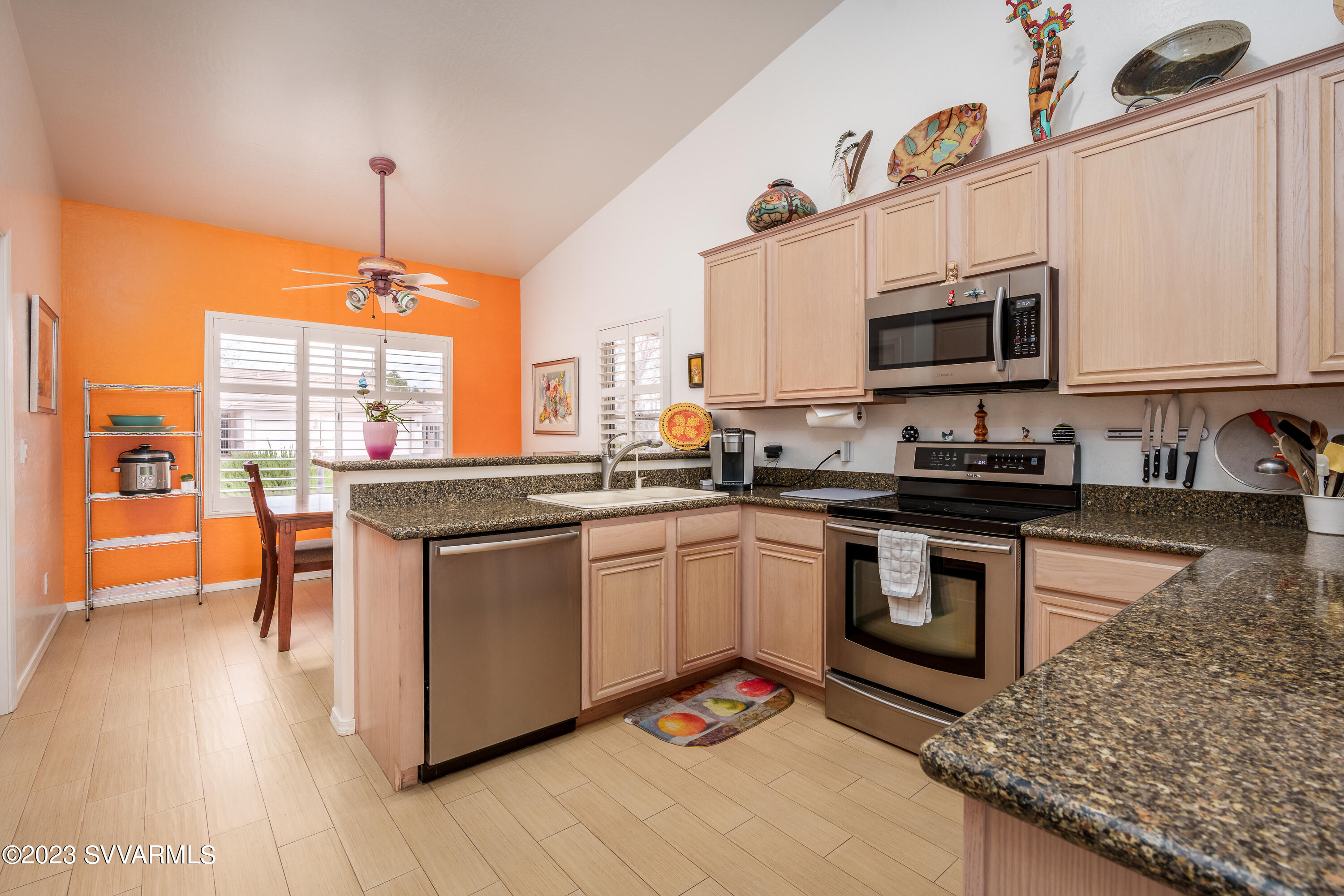 1925 W Desert Willow Drive