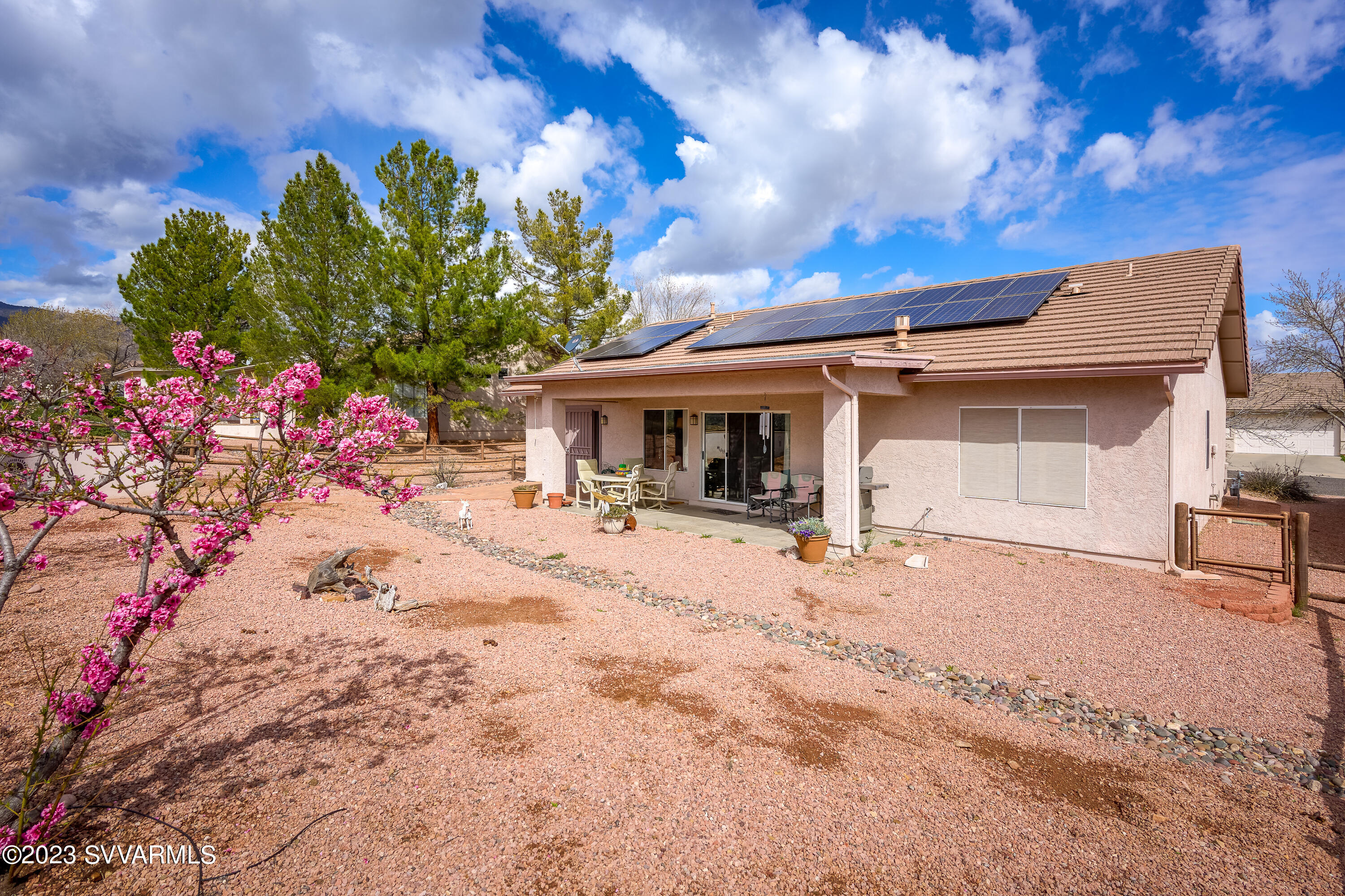 1925 W Desert Willow Drive