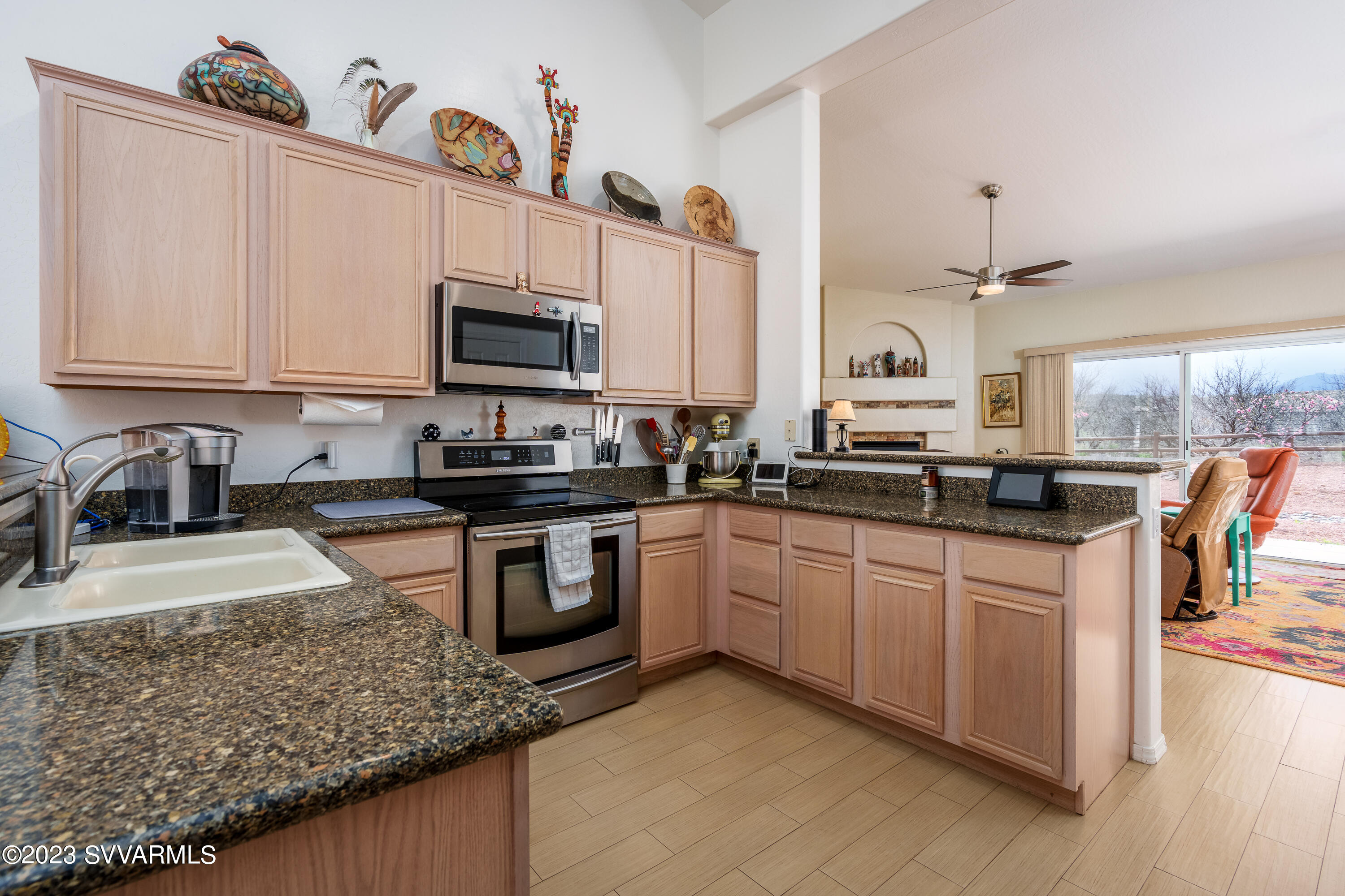 1925 W Desert Willow Drive