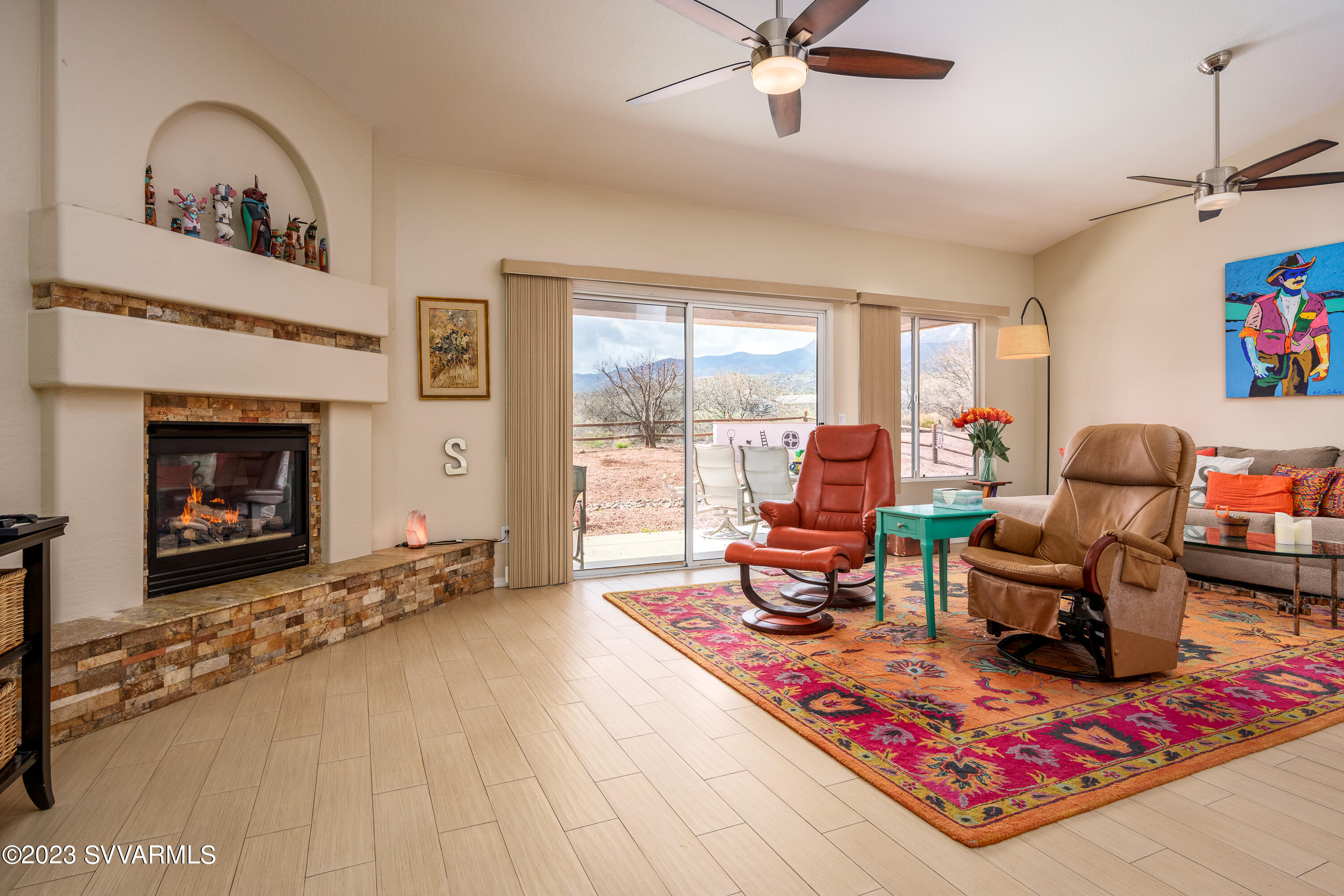 1925 W Desert Willow Drive