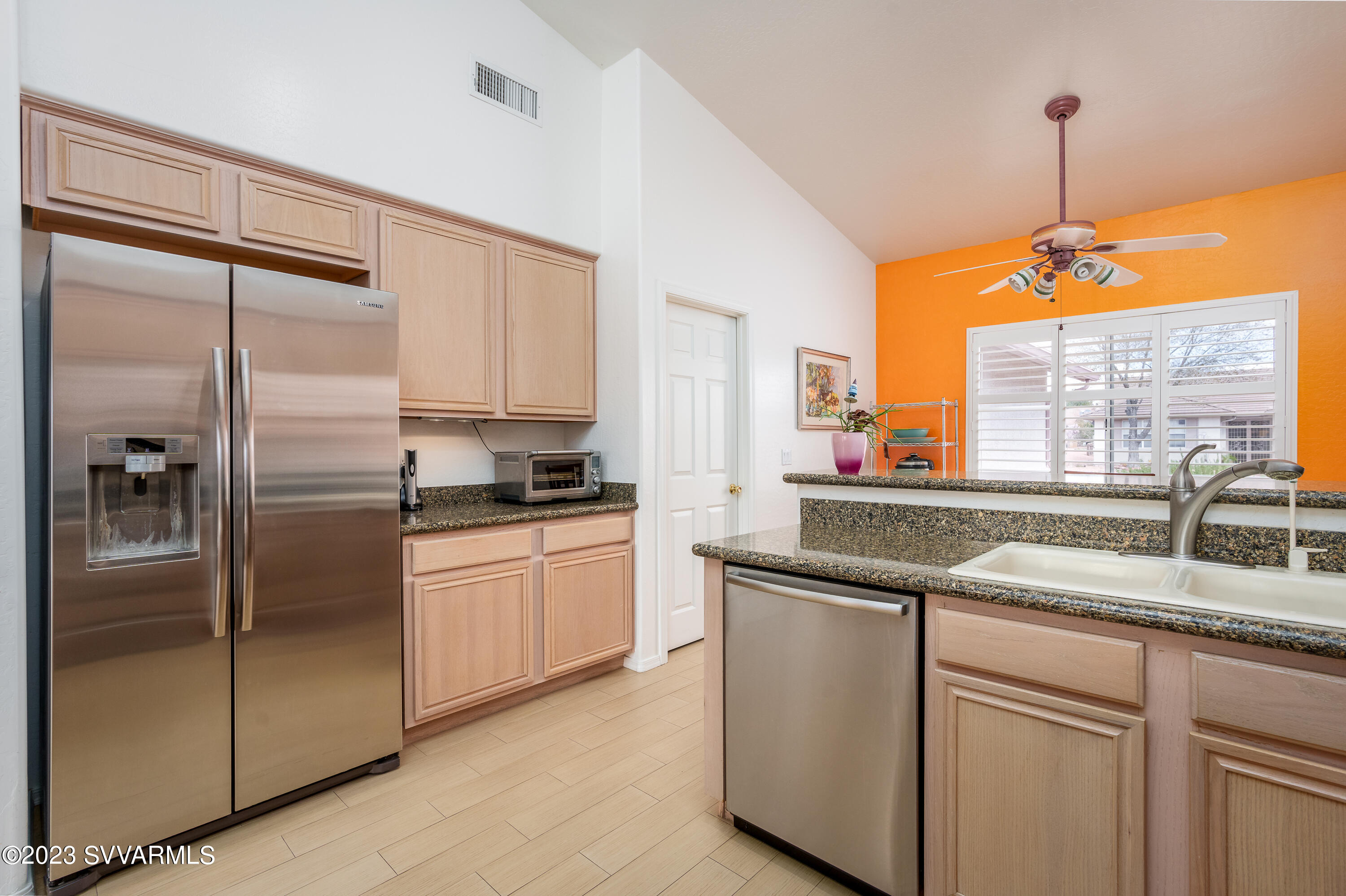 1925 W Desert Willow Drive