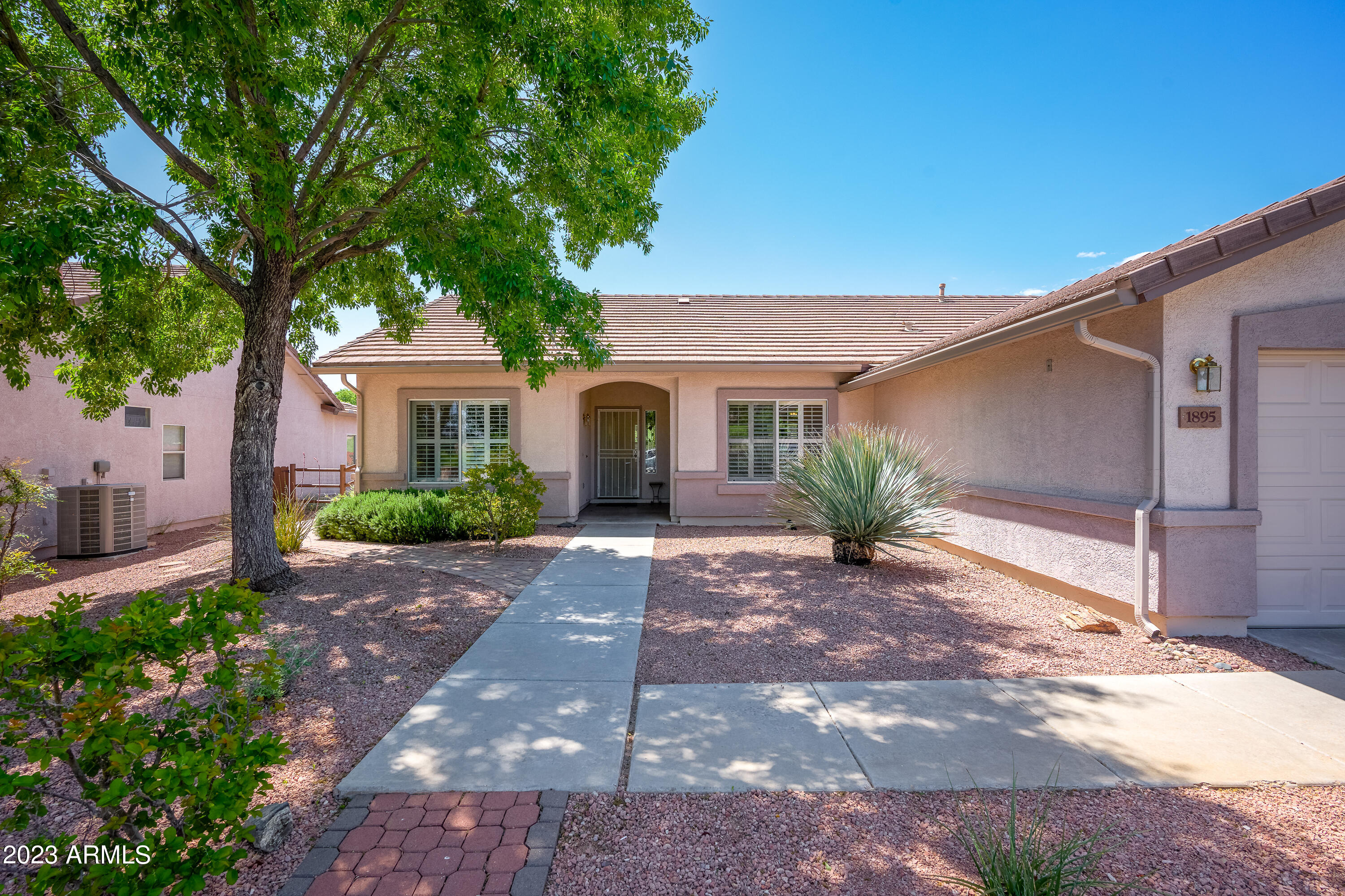 1895 W DESERT WILLOW Drive